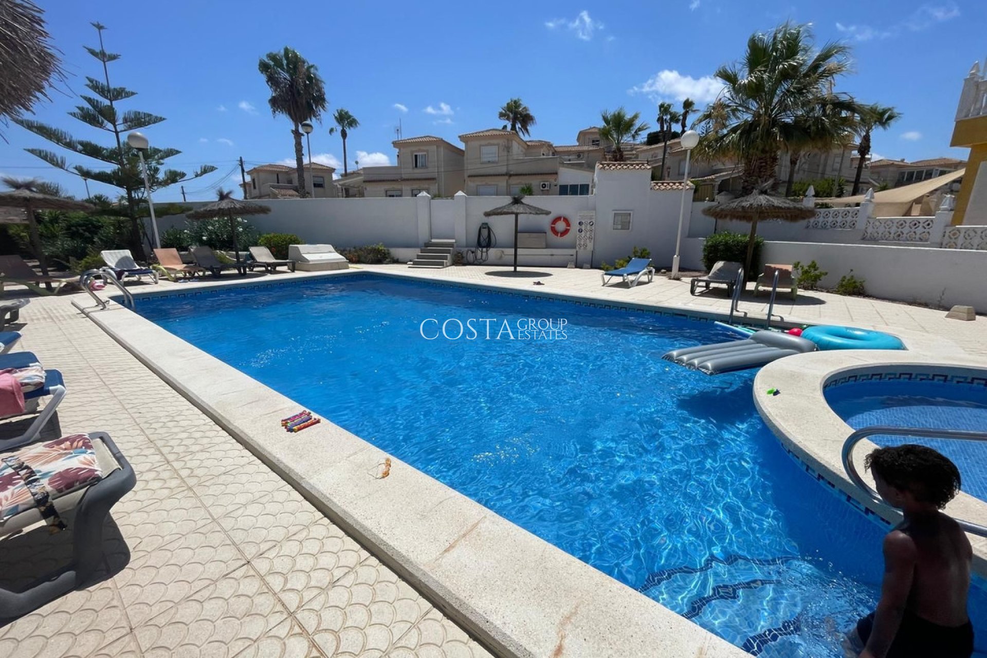 Resale - House -
Rojales - Quesada