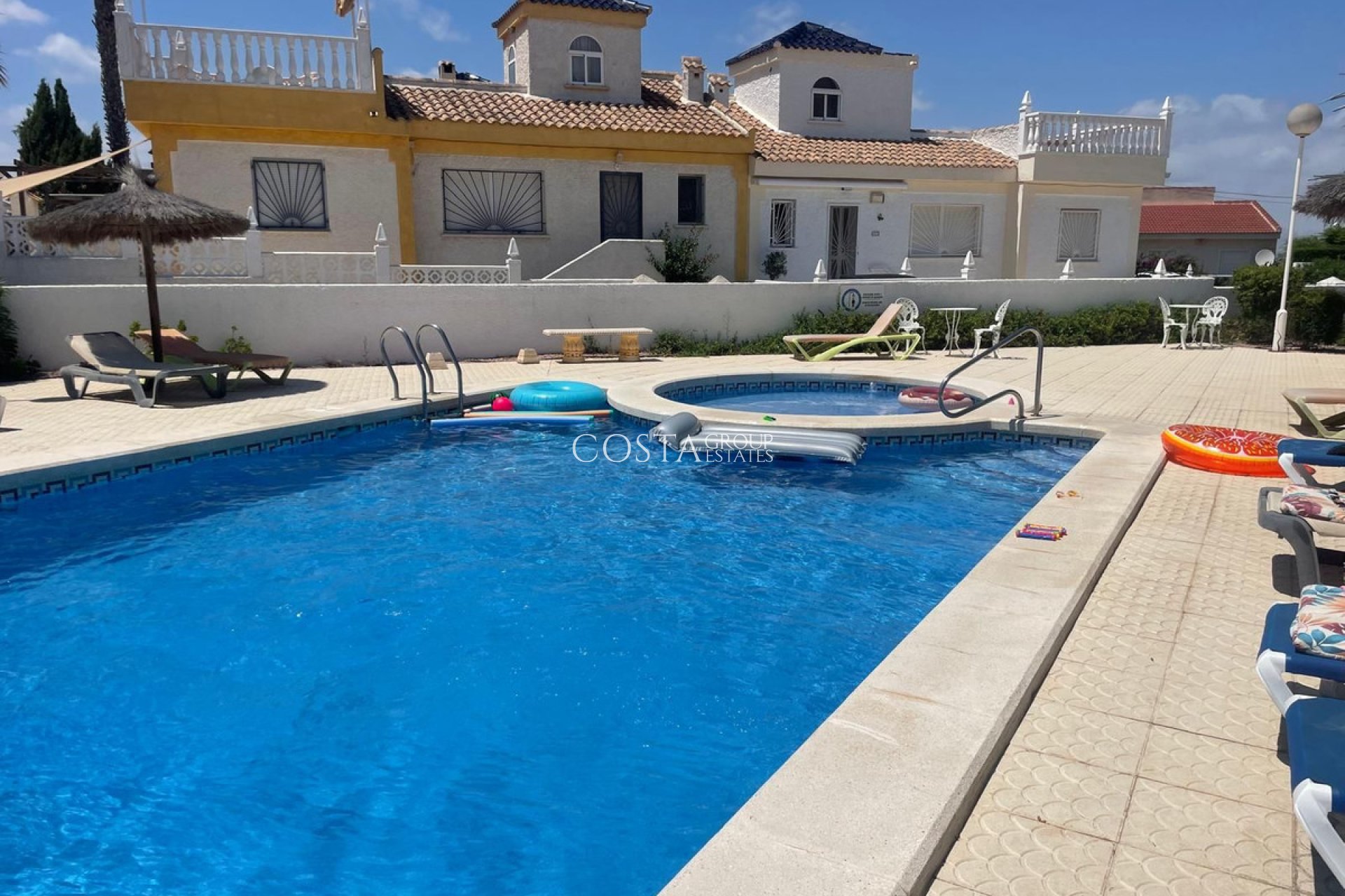 Resale - House -
Rojales - Quesada