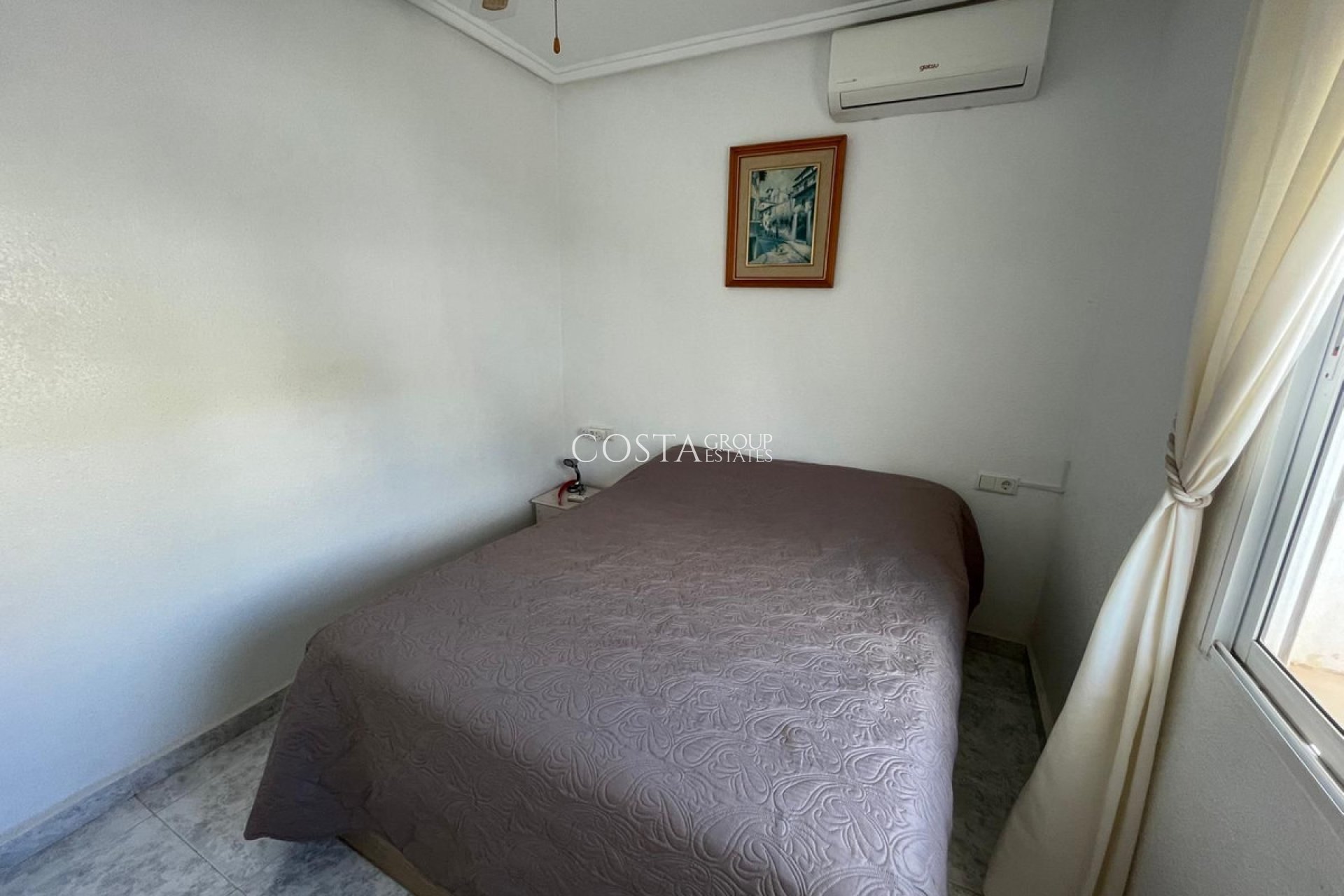 Resale - House -
Rojales - Quesada