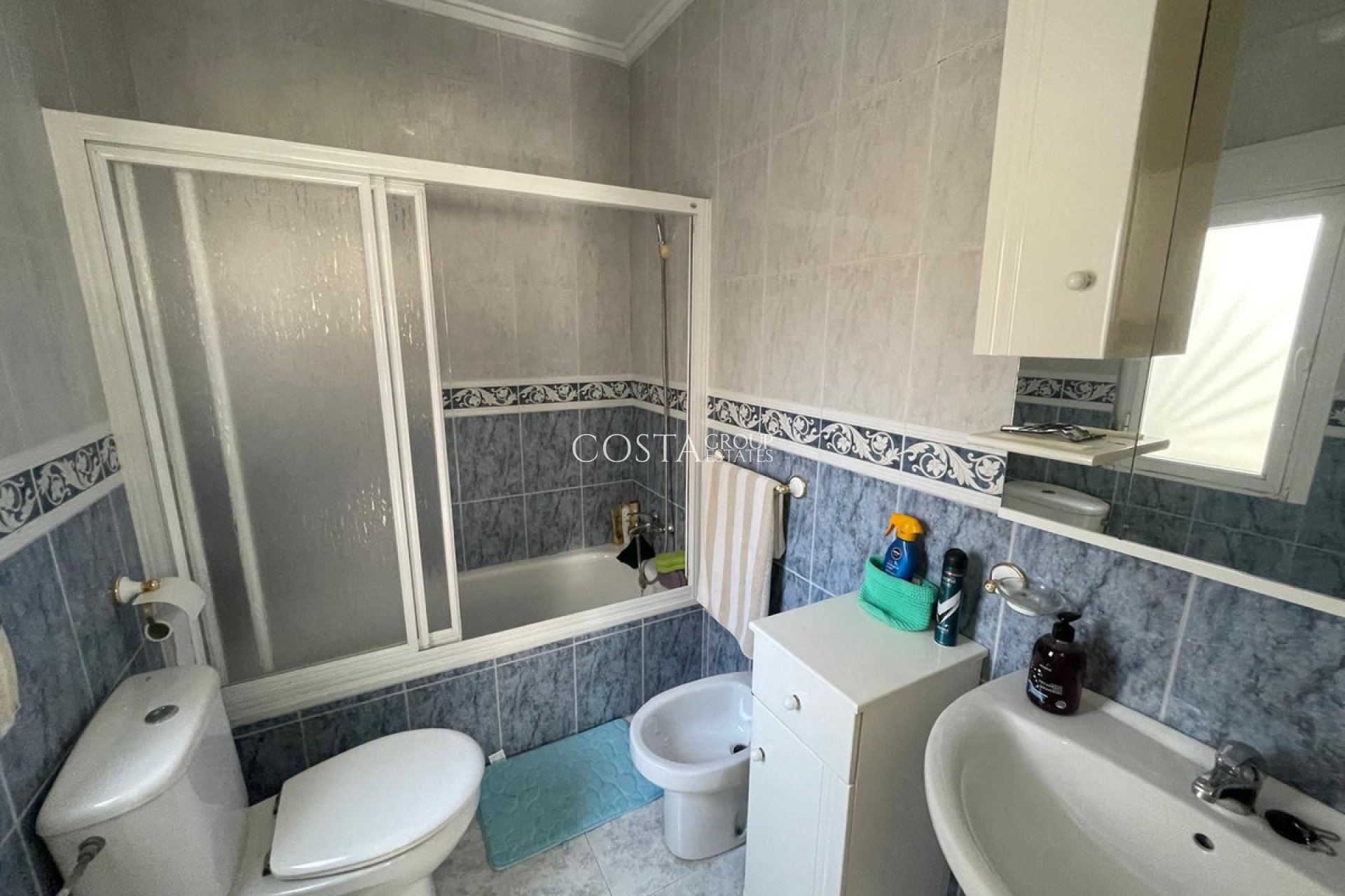 Resale - House -
Rojales - Quesada