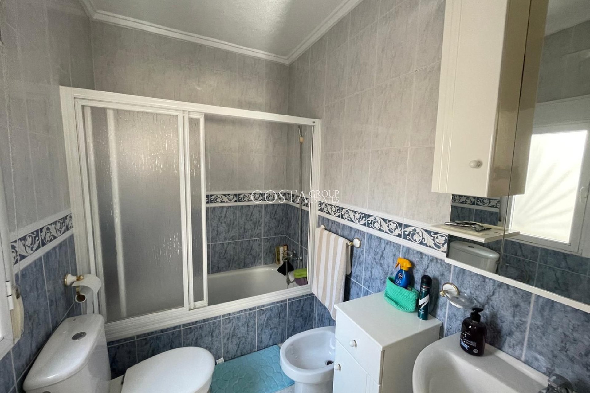 Resale - House -
Rojales - Quesada