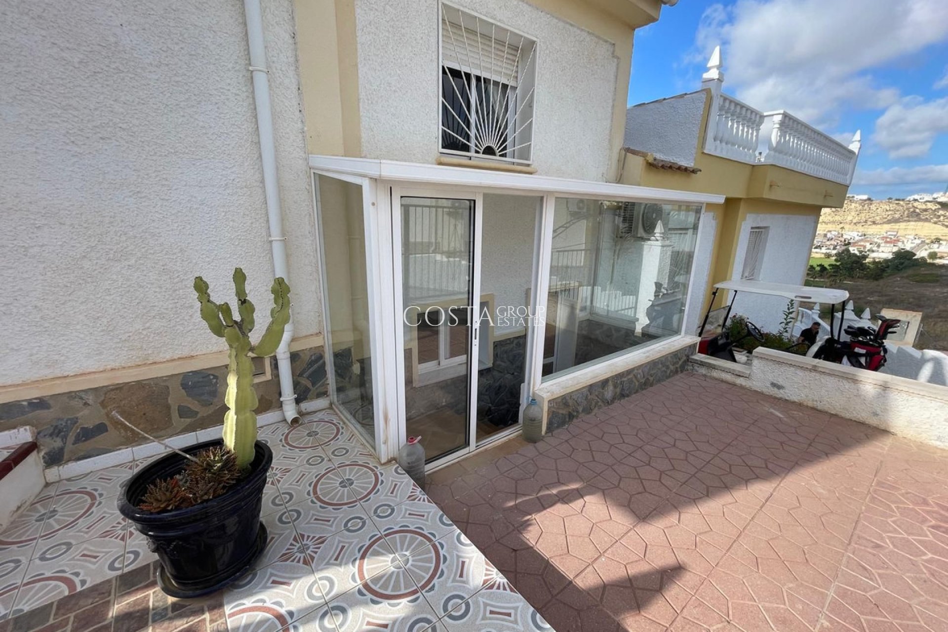 Resale - House -
Rojales - Quesada