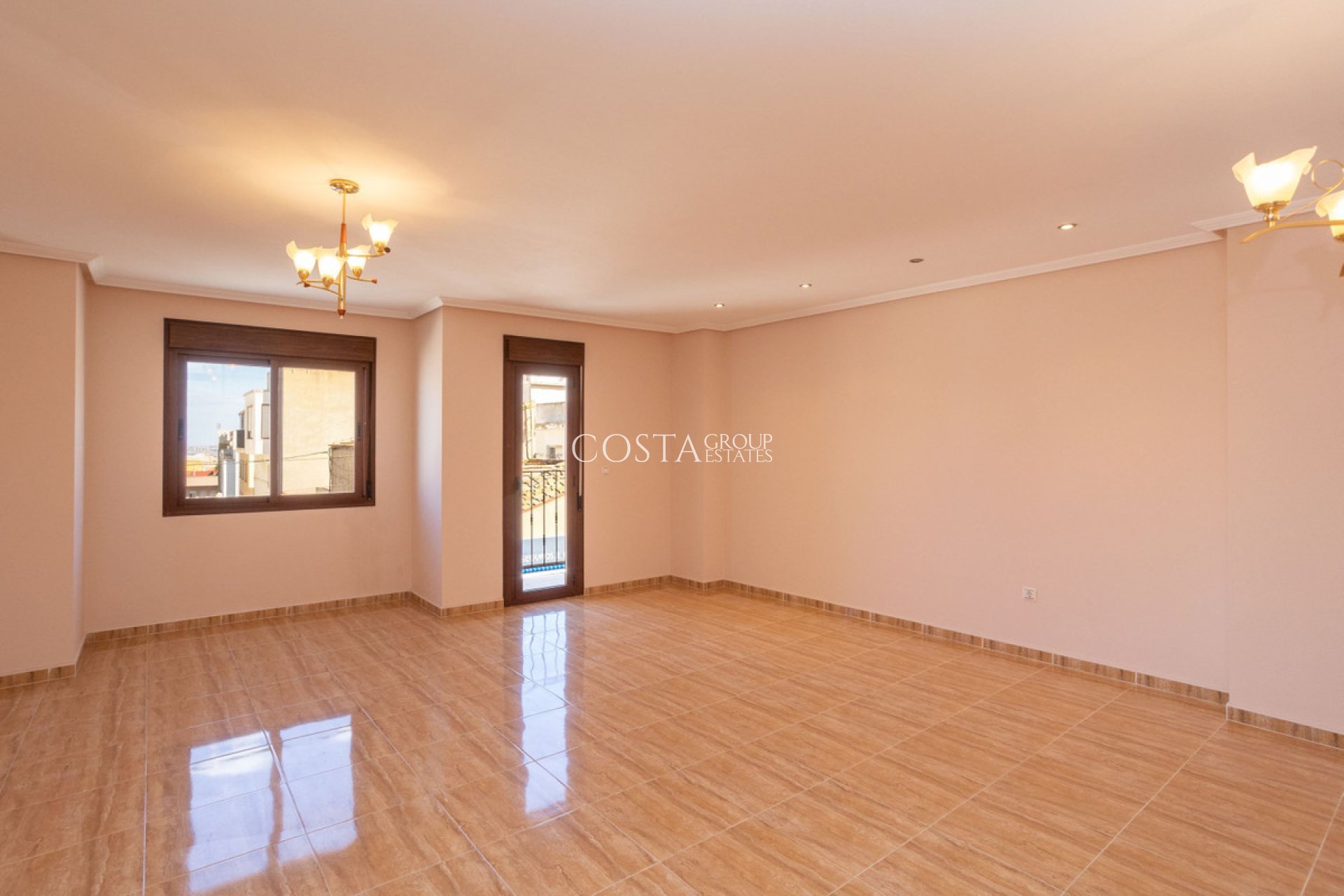 Resale - House -
San Miguel de Salinas - San Miguel de Salinas Centro