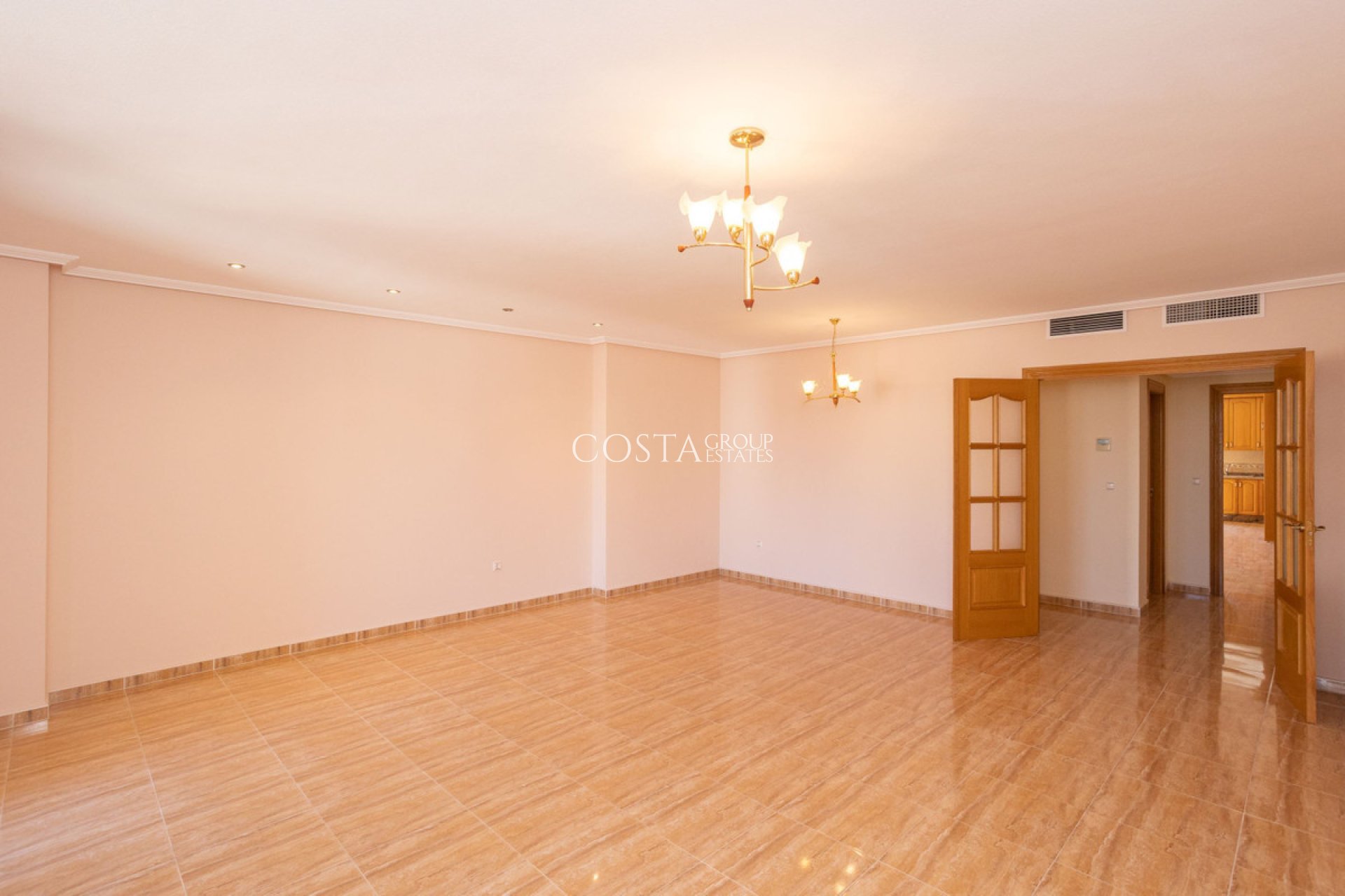 Resale - House -
San Miguel de Salinas - San Miguel de Salinas Centro