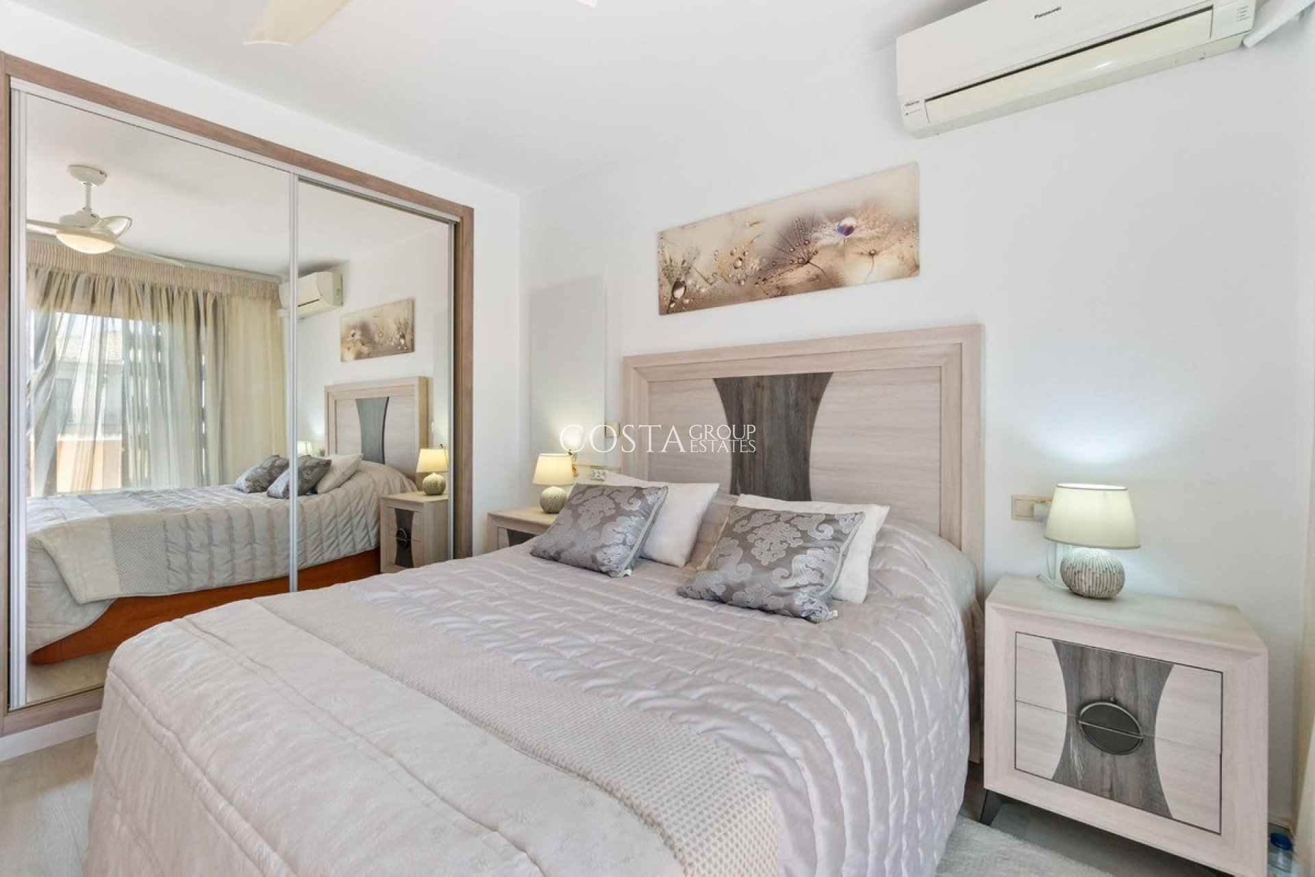 Resale - House -
Torrevieja - Aguas Nuevas