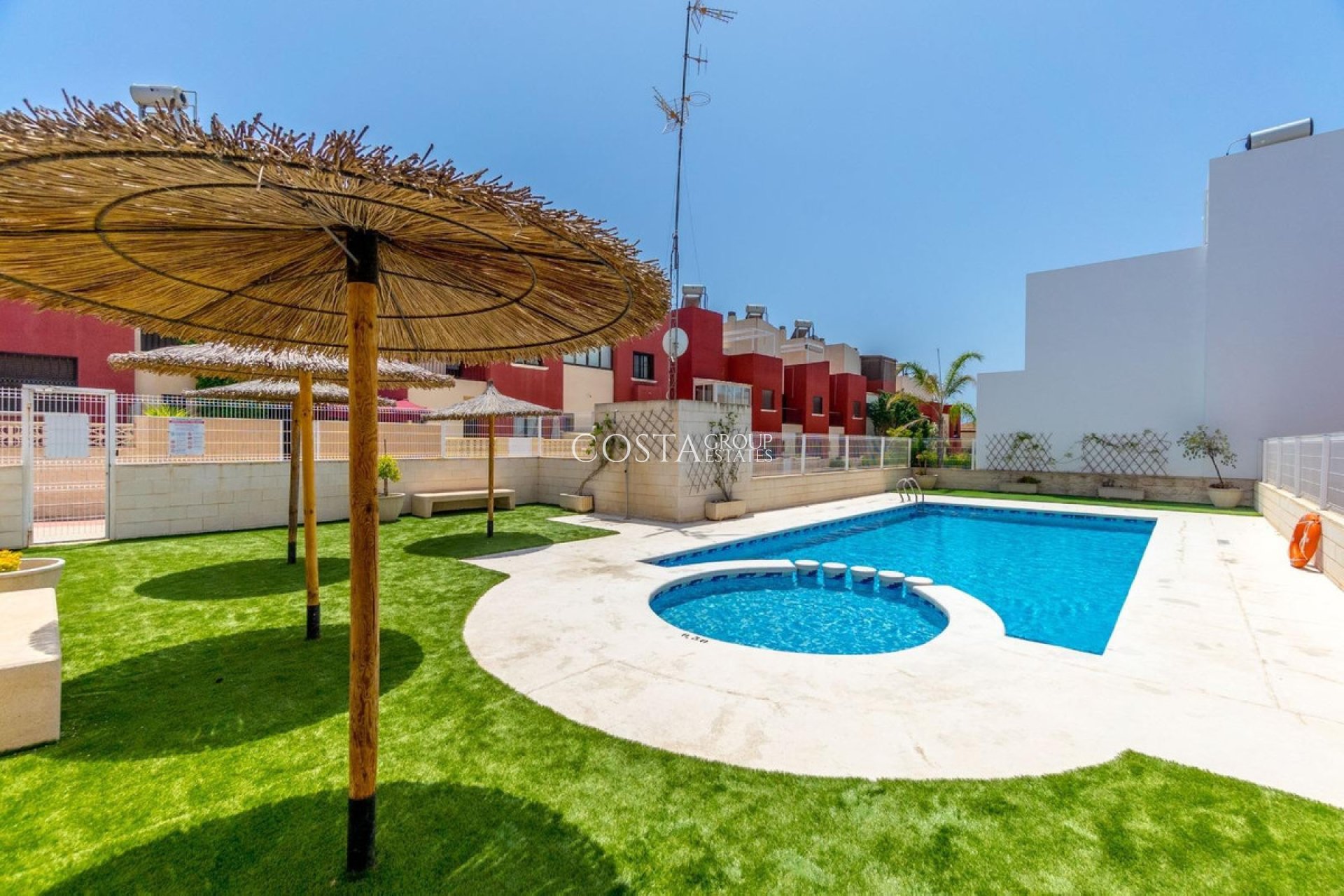 Resale - House -
Torrevieja - Aguas Nuevas