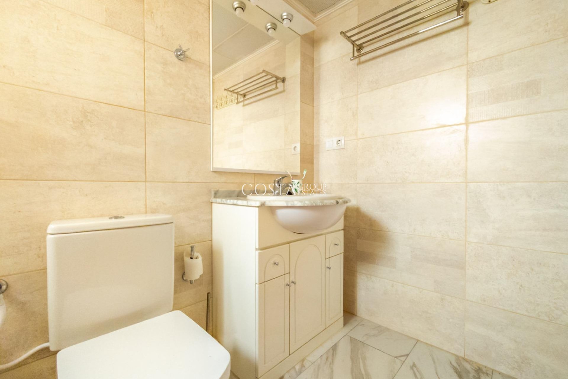 Resale - House -
Torrevieja - Cabo Cervera