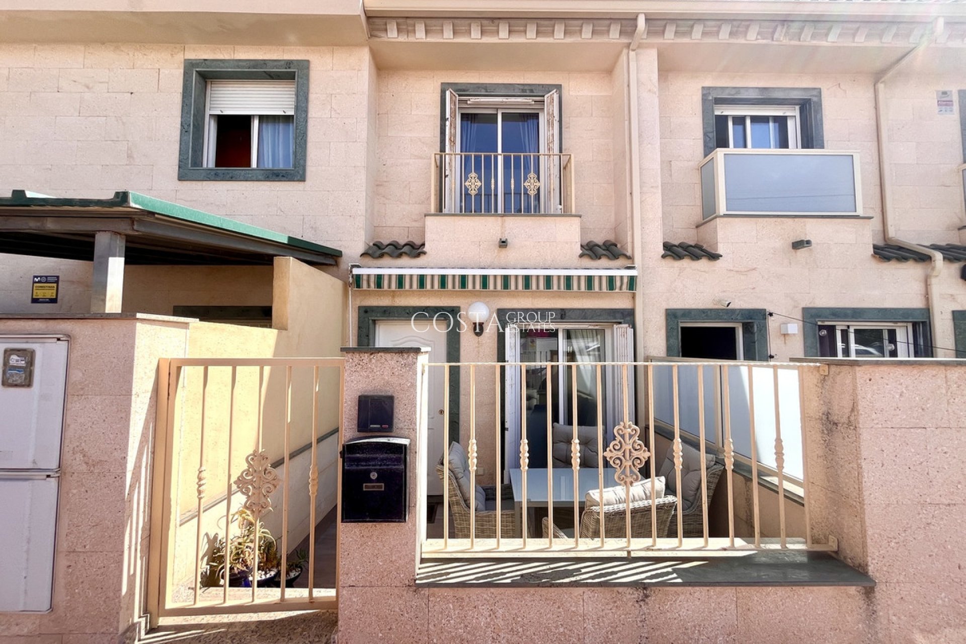 Resale - House -
Torrevieja - La Mata
