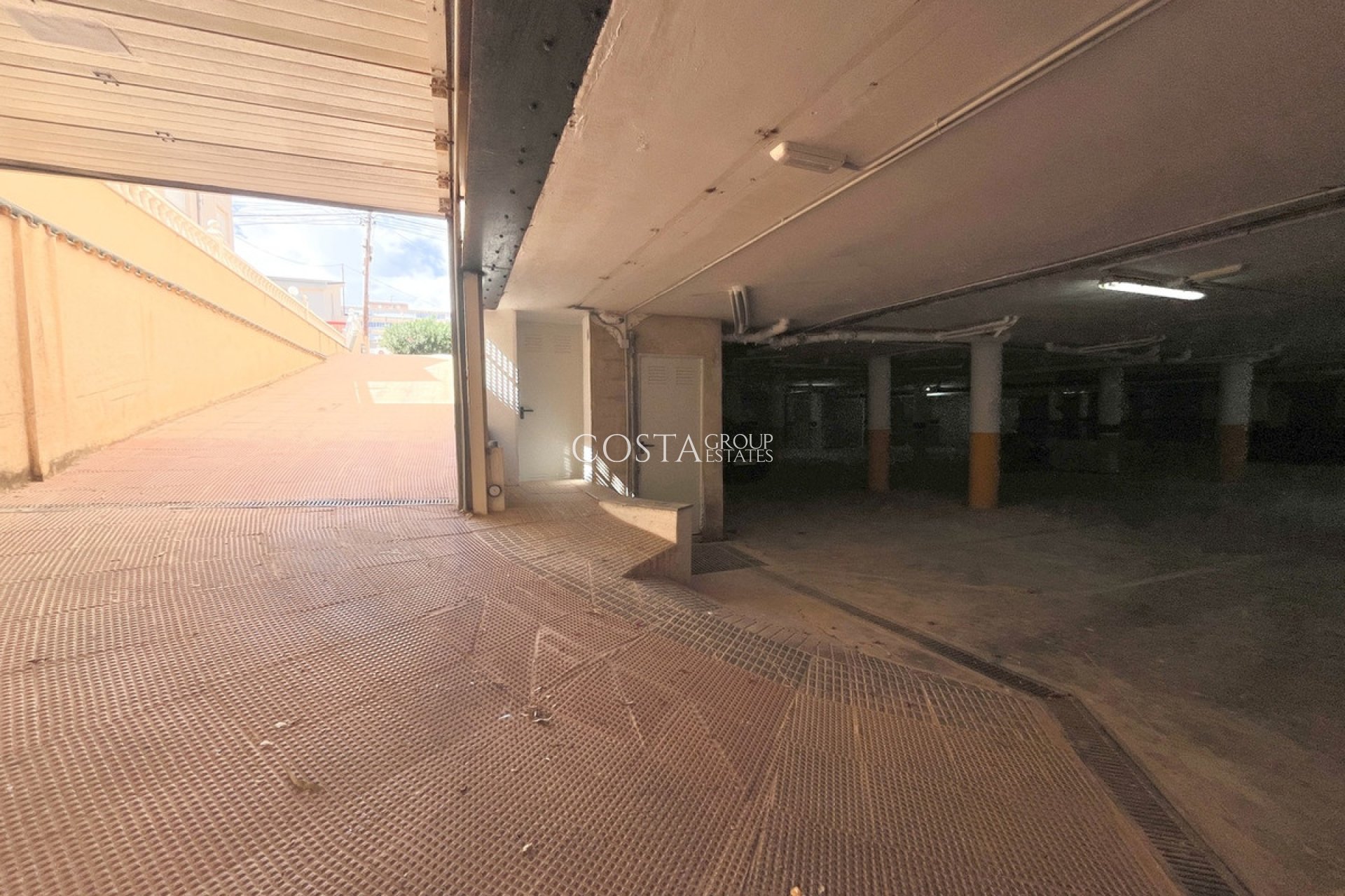 Resale - House -
Torrevieja - La Mata