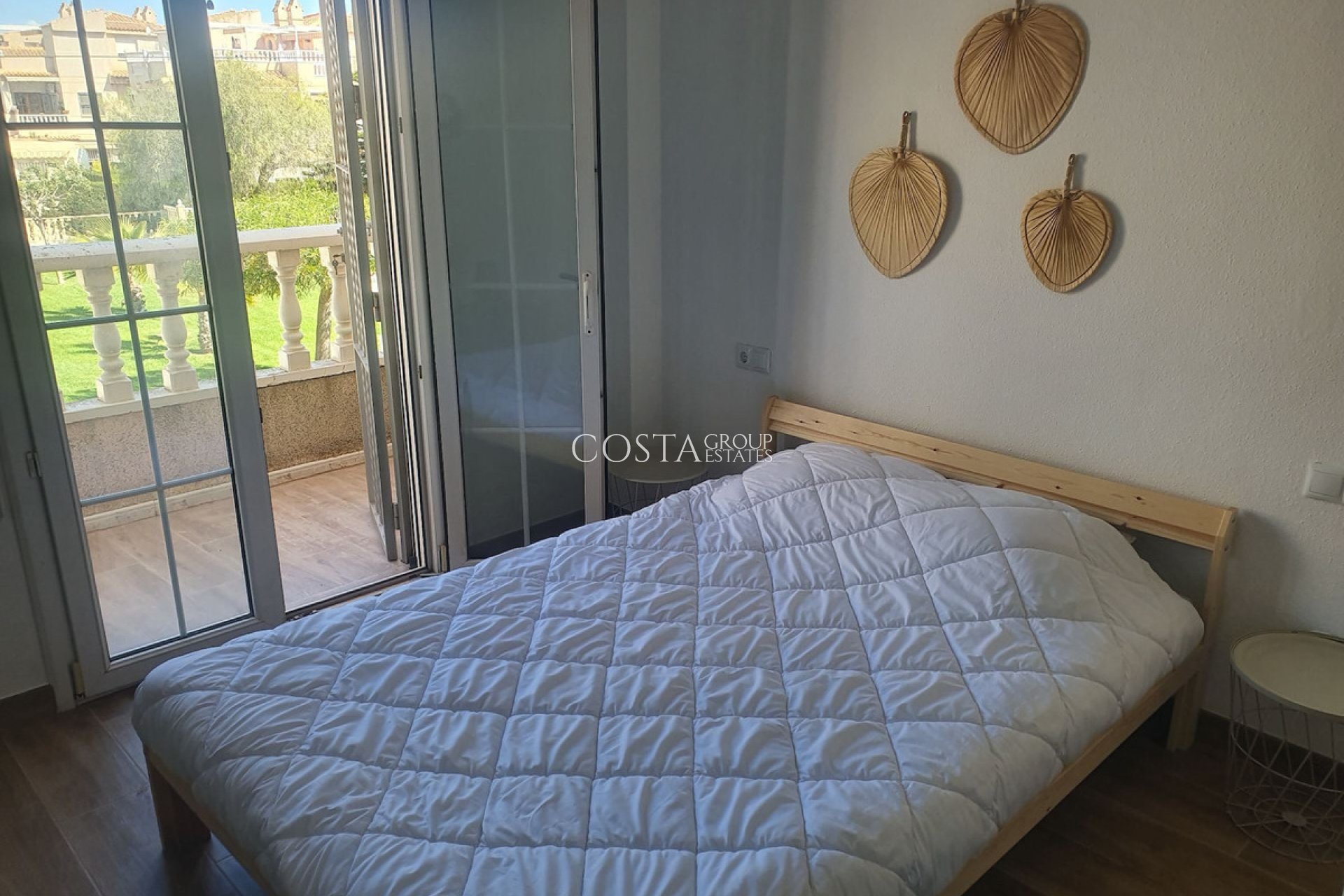 Resale - House -
Torrevieja - La Mata