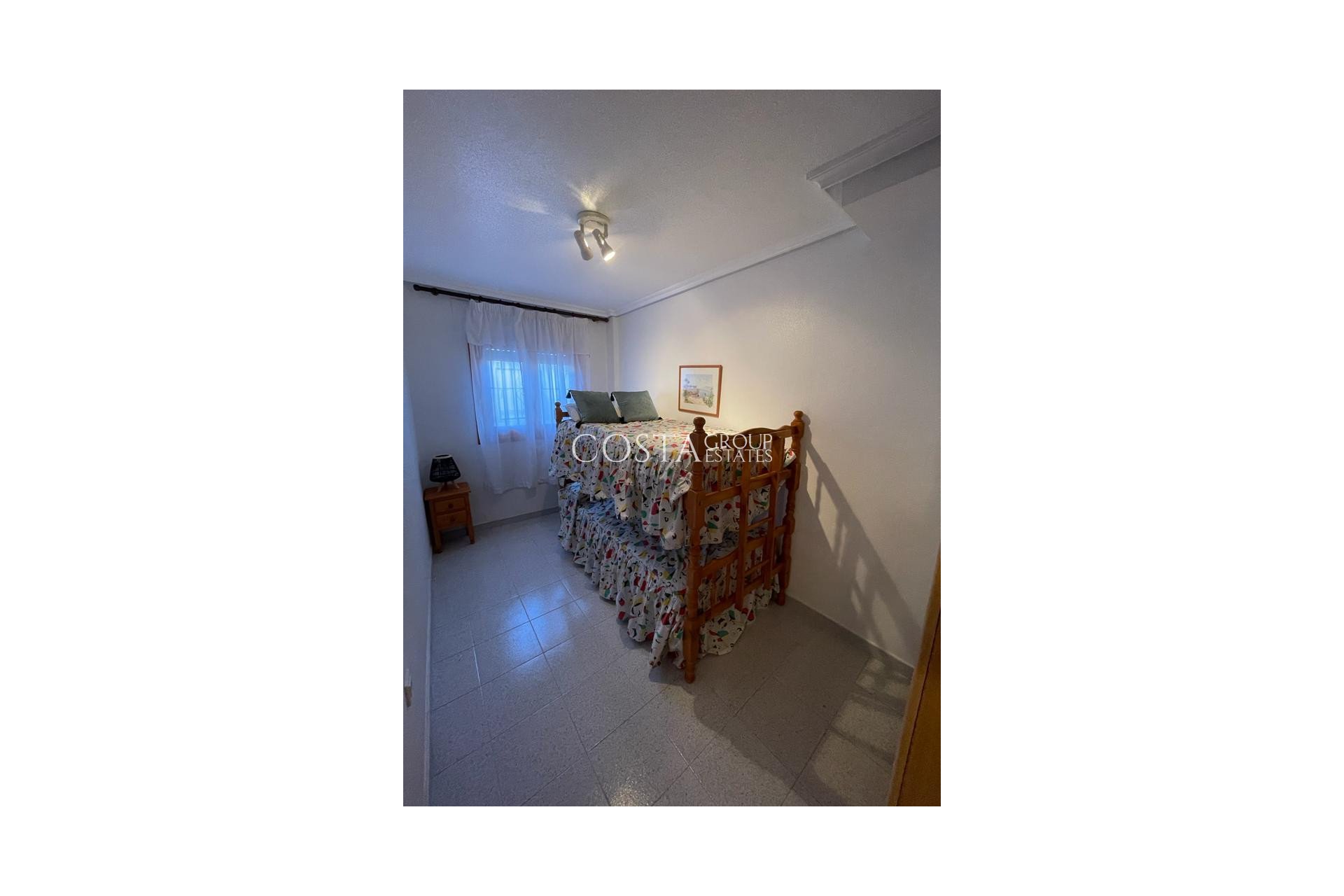 Resale - House -
Torrevieja - La Mata