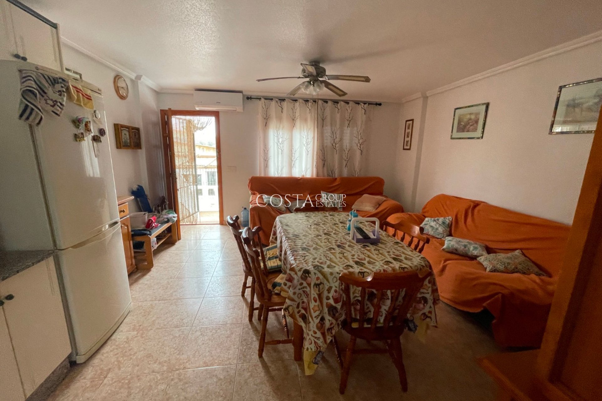 Resale - House -
Torrevieja - La Mata