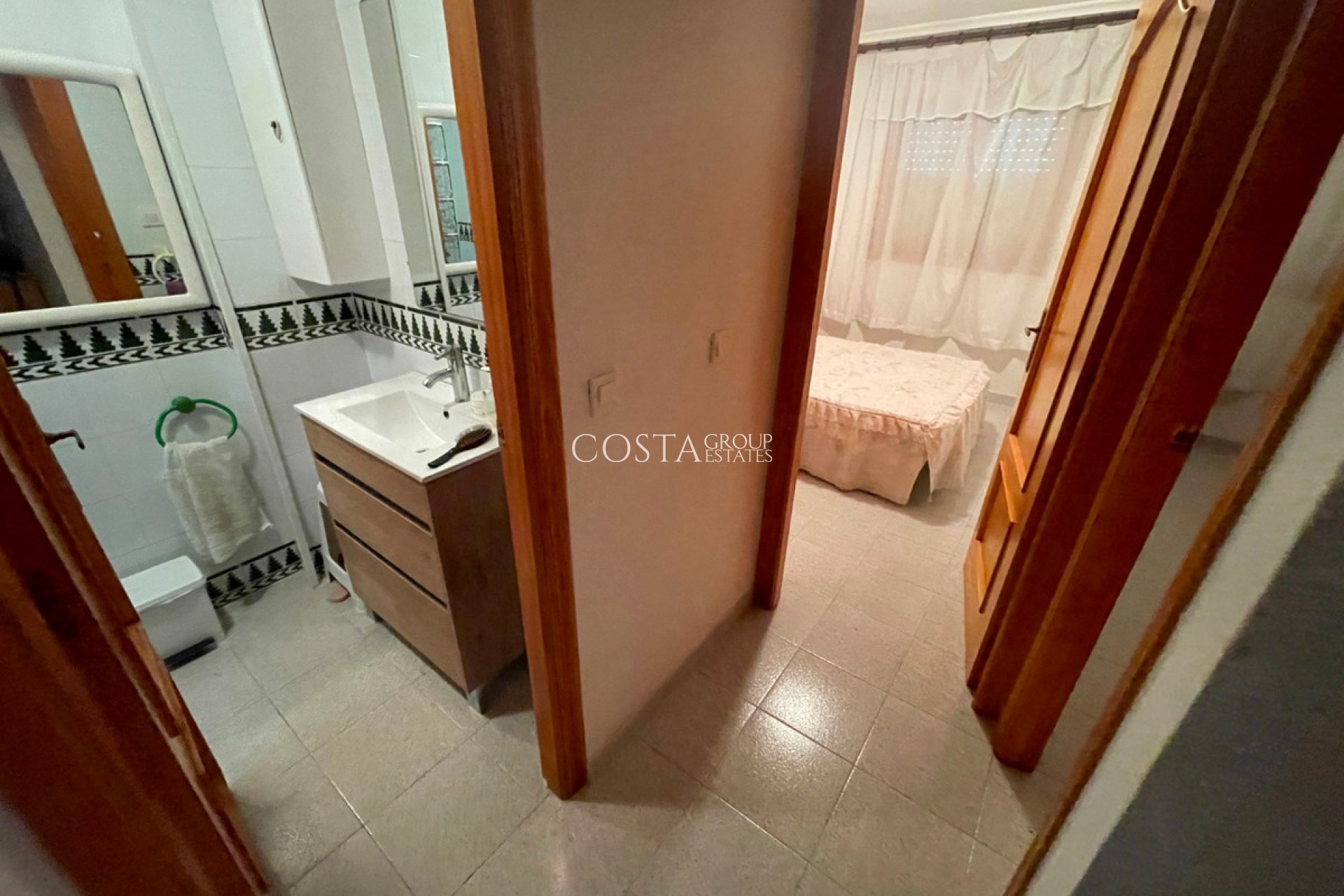 Resale - House -
Torrevieja - La Mata