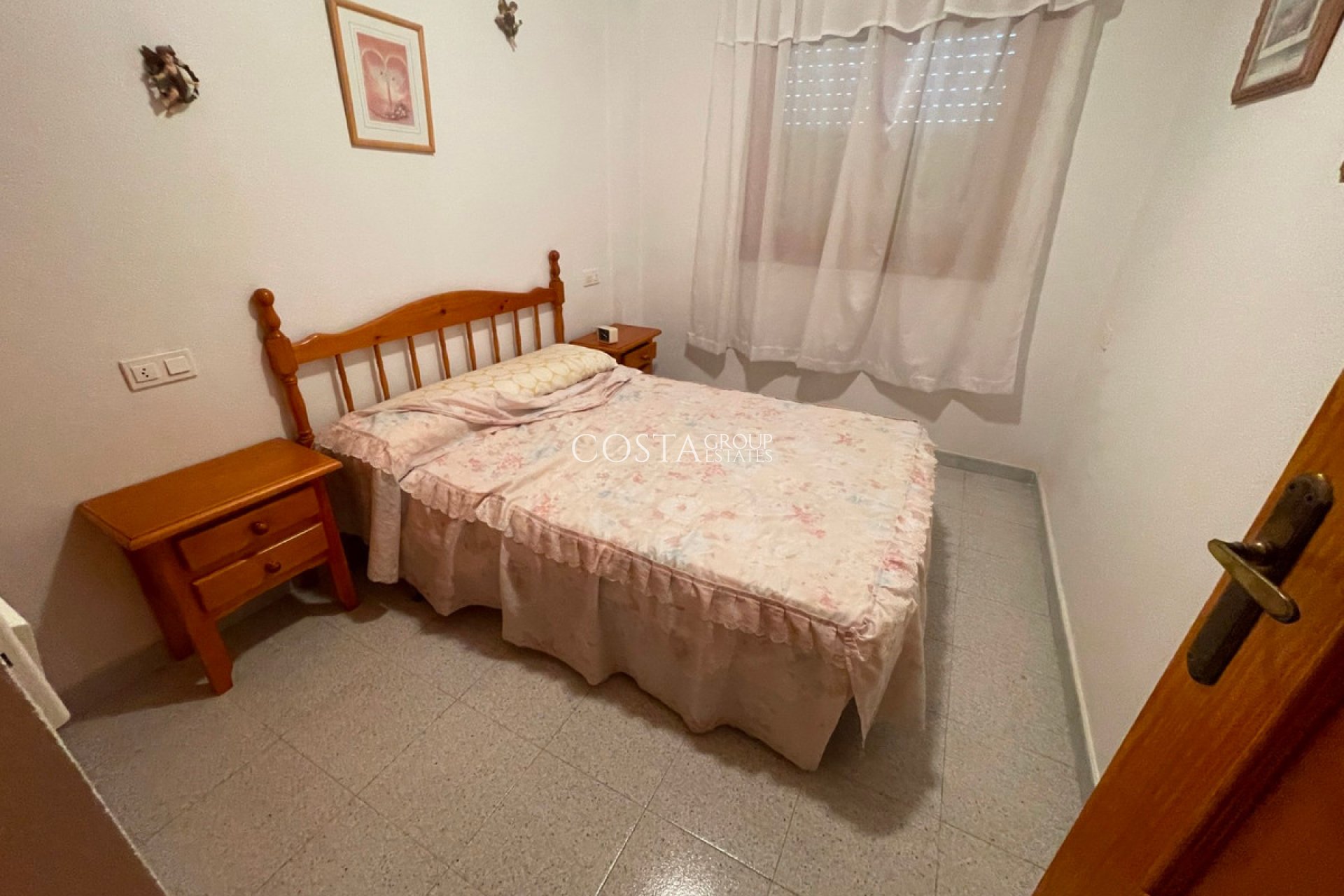 Resale - House -
Torrevieja - La Mata