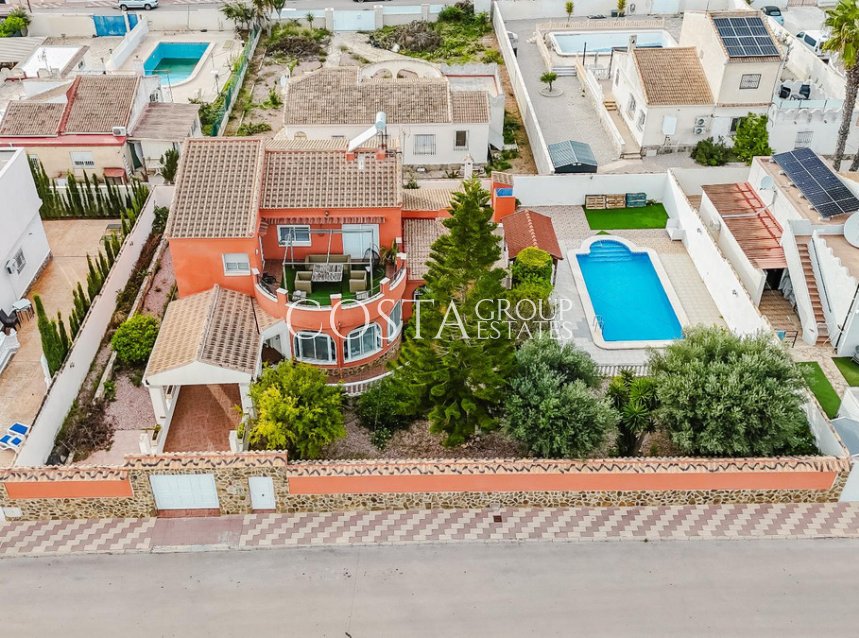 Resale - House -
Torrevieja - La Siesta
