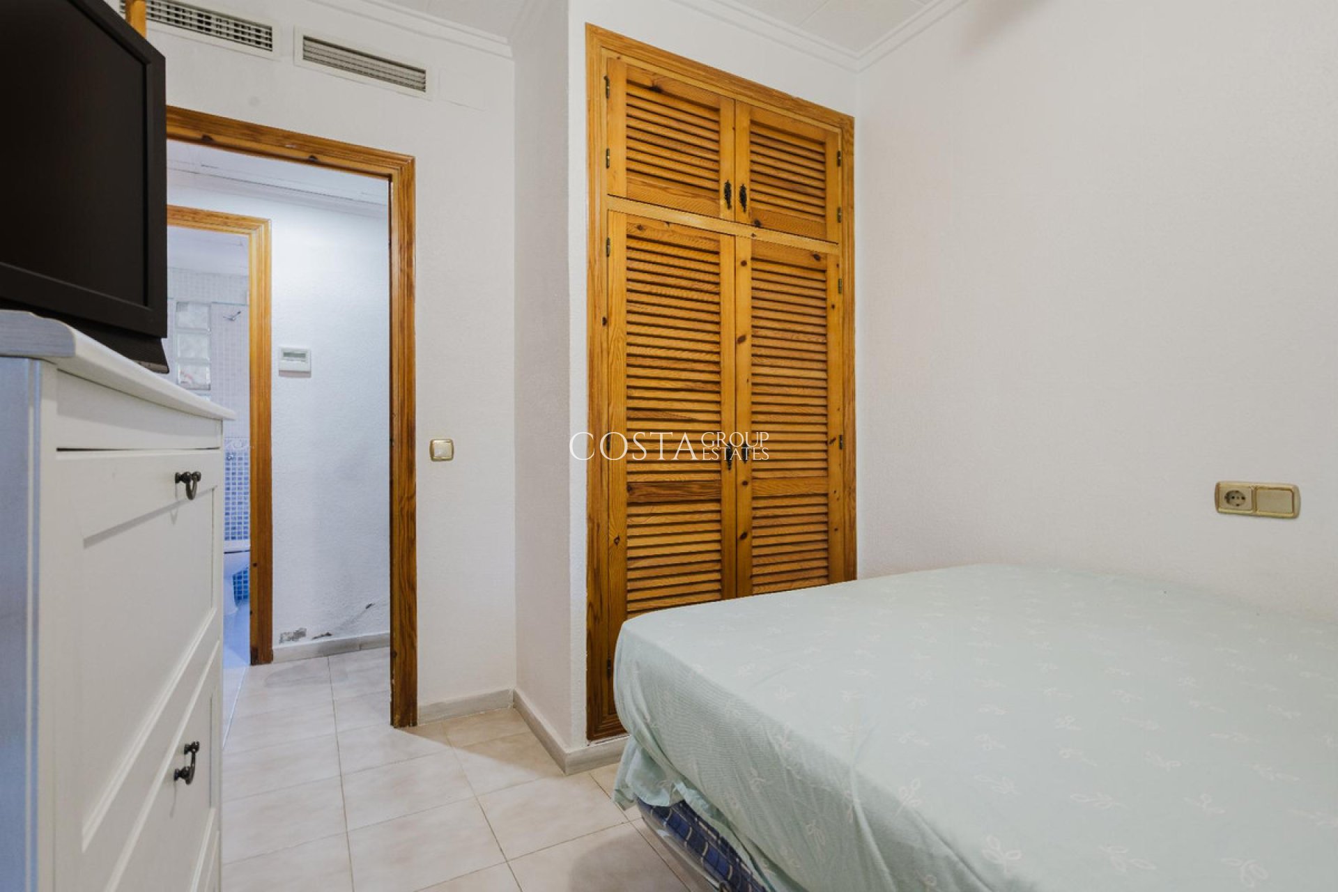 Resale - House -
Torrevieja - La Siesta