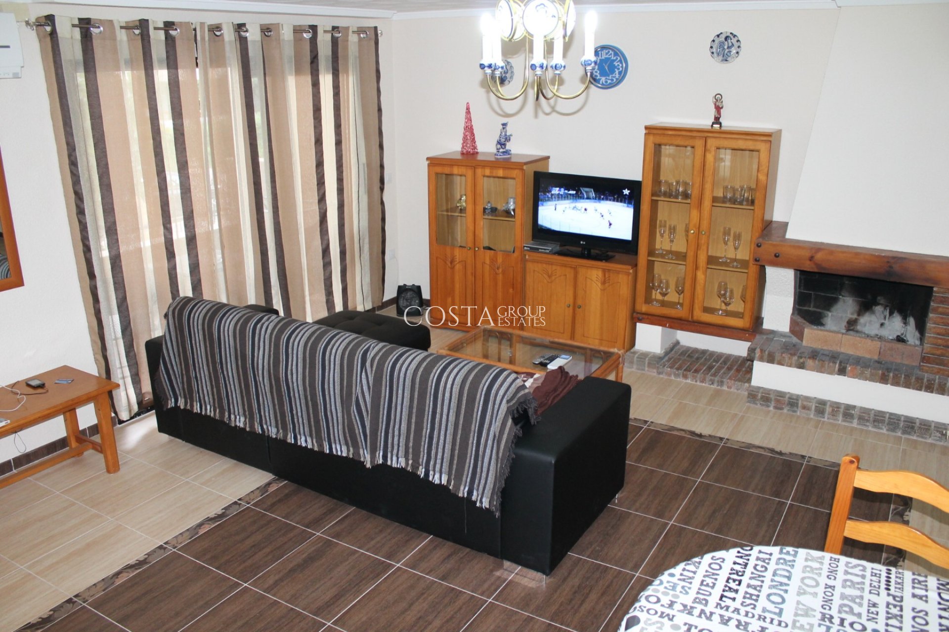 Resale - House -
Torrevieja - Punta Prima