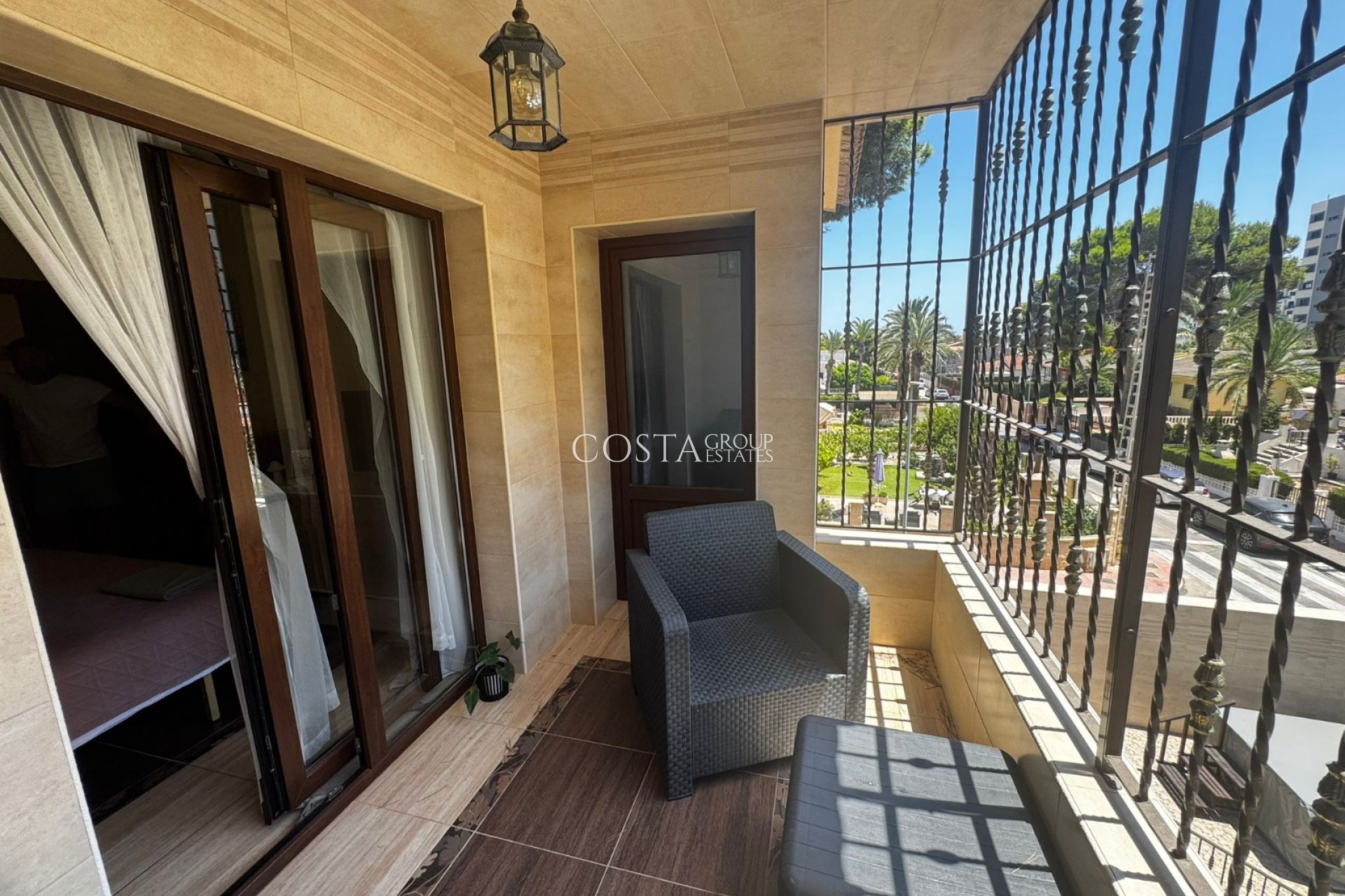 Resale - House -
Torrevieja - Punta Prima