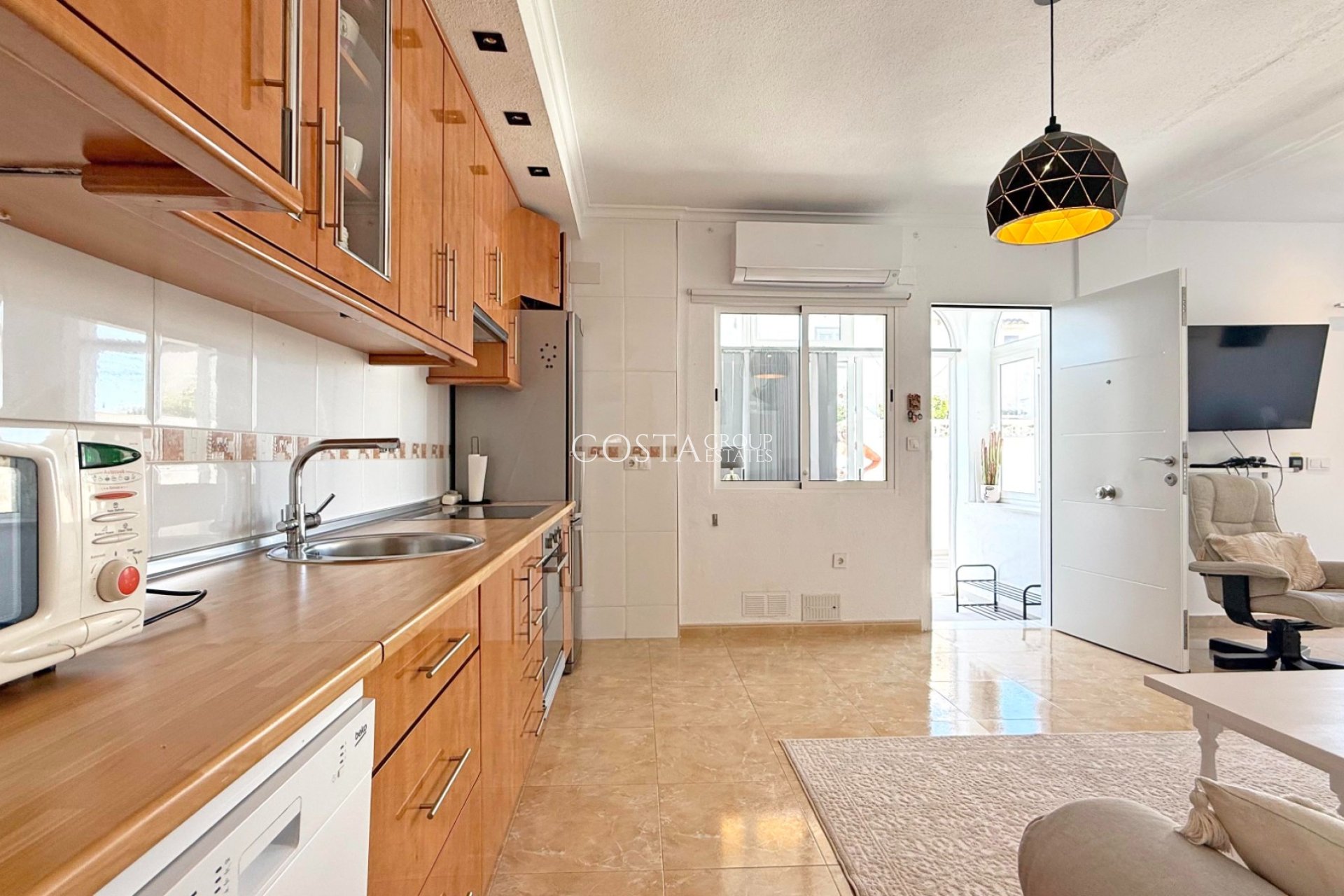 Resale - House -
Torrevieja - Torrelamata - La Mata