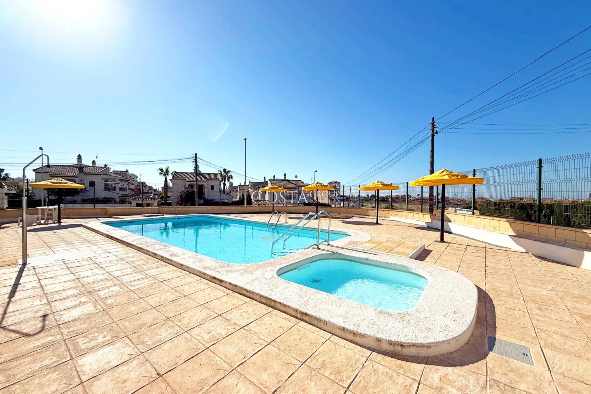 Resale - House -
Torrevieja - Torrelamata - La Mata