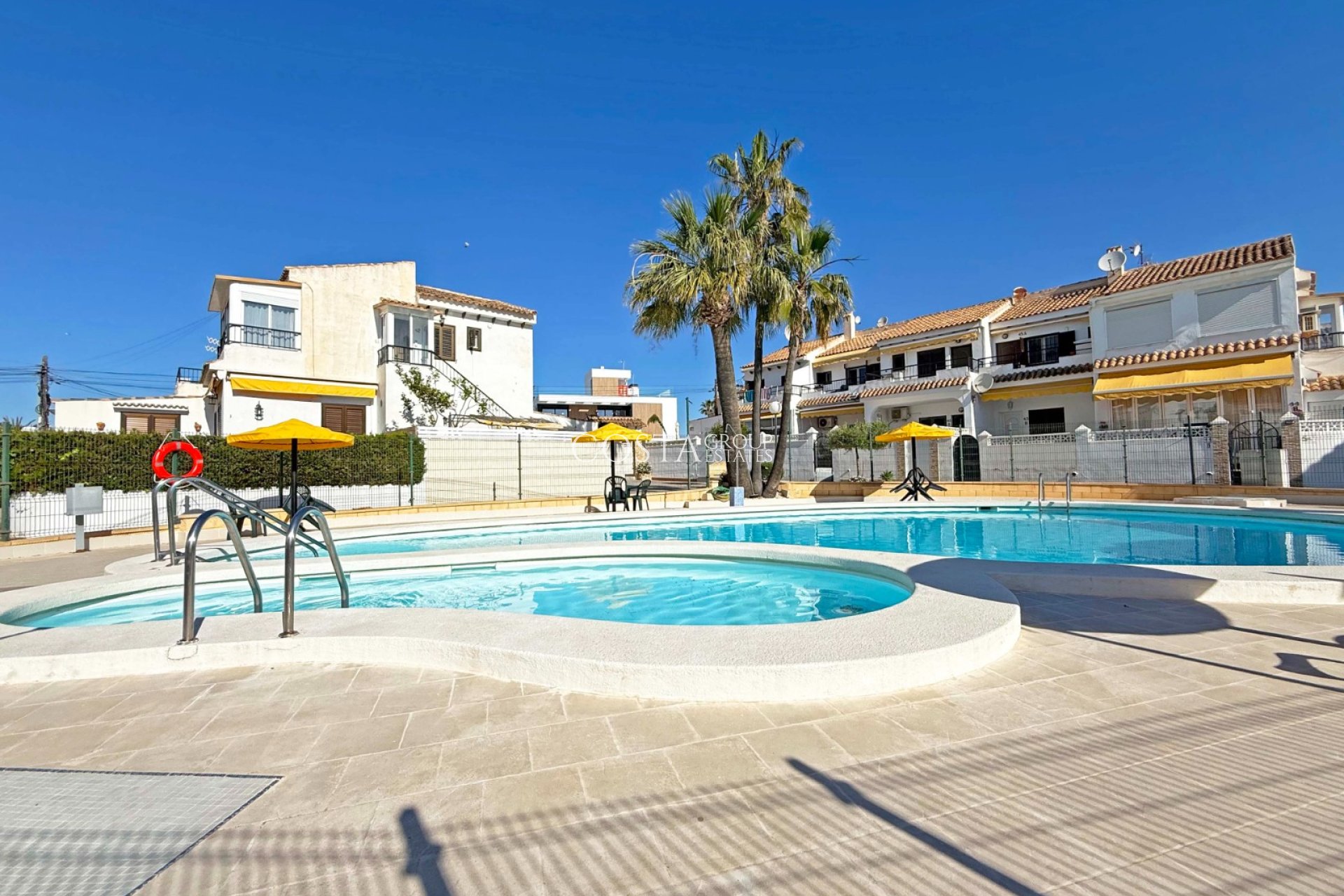 Resale - House -
Torrevieja - Torrelamata - La Mata