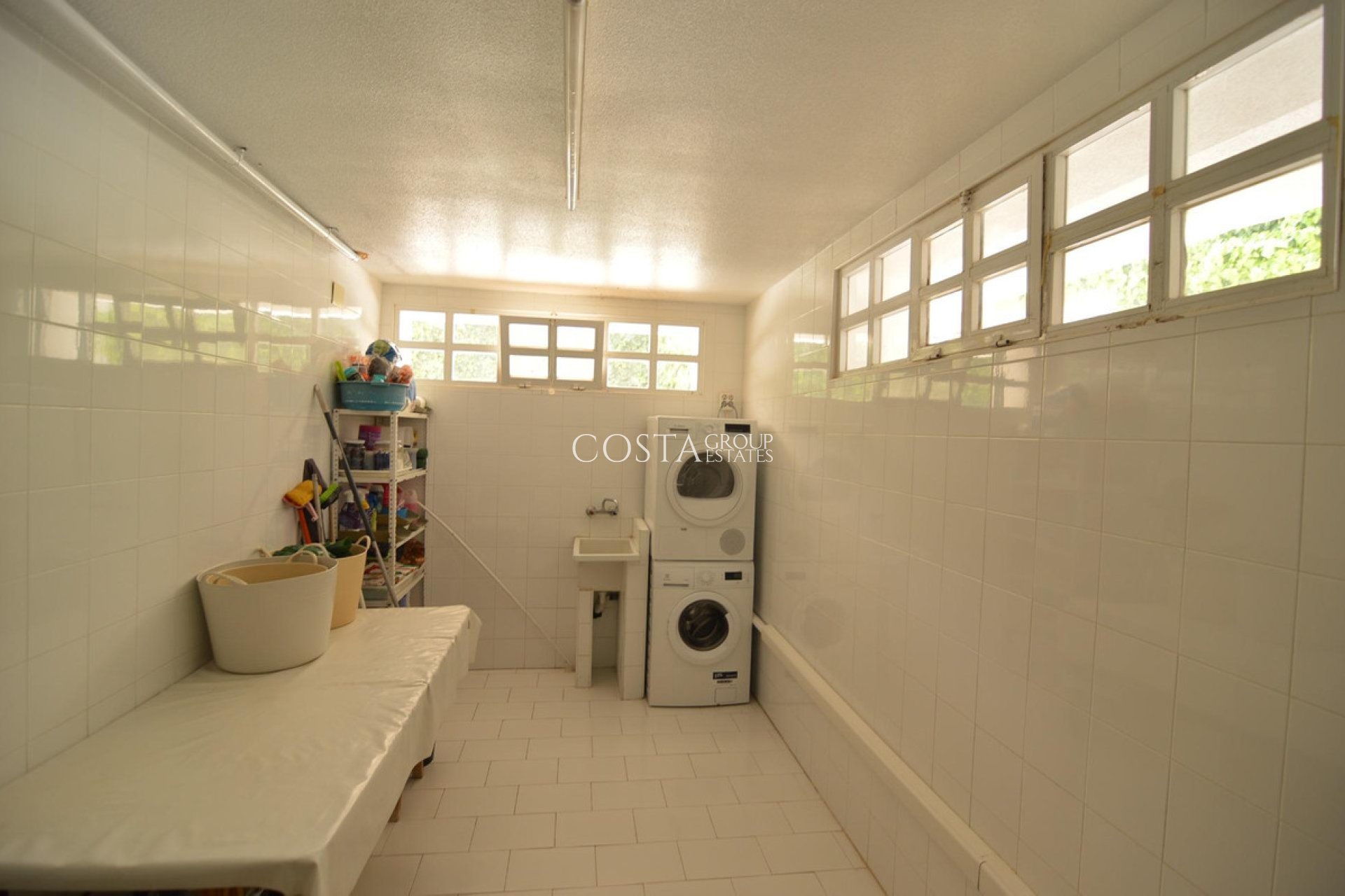 Resale - House -
Torrevieja - Torrevieja Centro