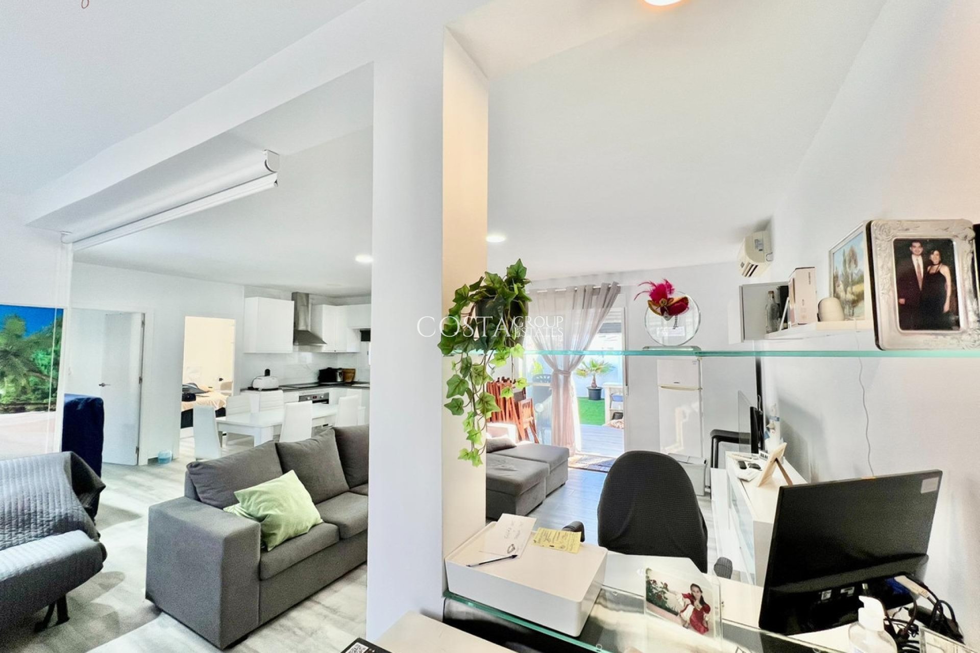 Resale - House -
Torrevieja - Torrevieja Centro