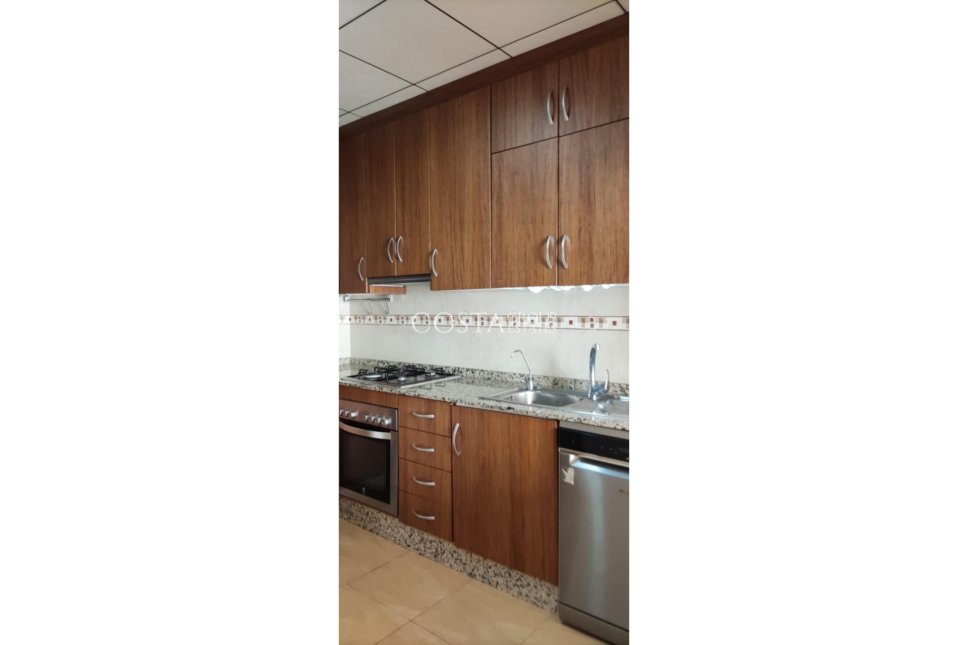 Resale - House -
Torrevieja - Torrevieja Centro