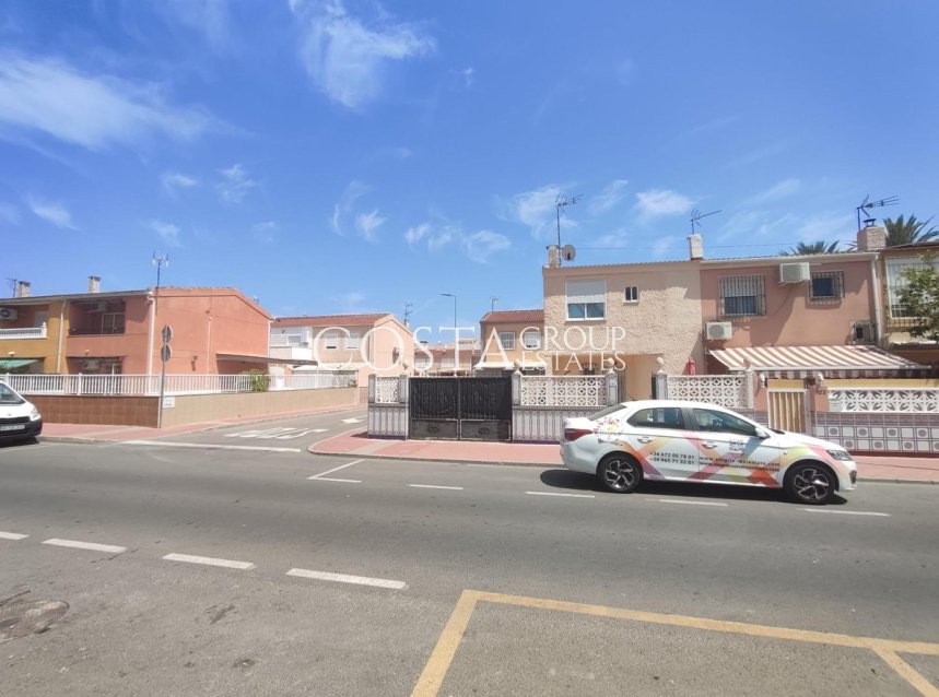 Resale - House -
Torrevieja - Torrevieja Centro