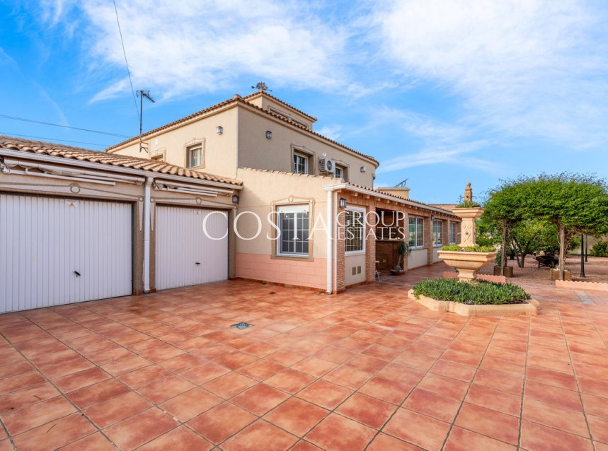 Resale - House -
Torrevieja - Torrevieja Centro
