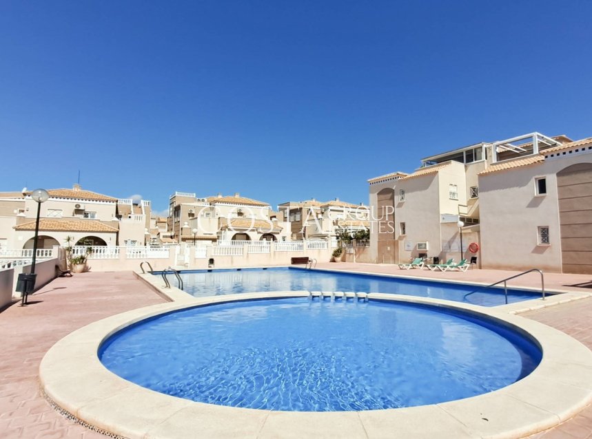 Resale - House -
Torrevieja - Torrevieja Centro