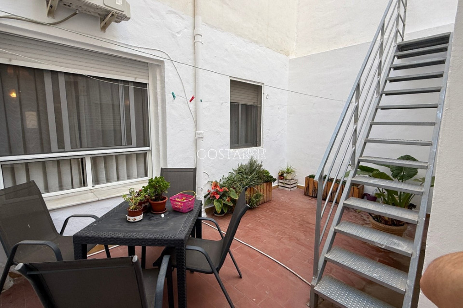 Resale - House -
Torrevieja - Torrevieja Centro