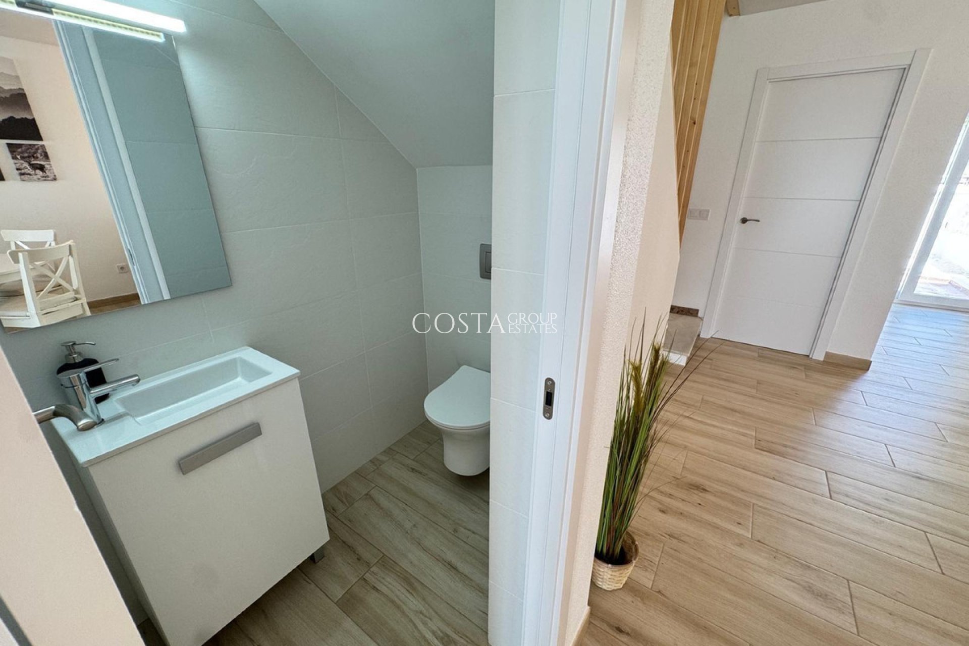 Resale - House -
Torrevieja - Torrevieja Centro