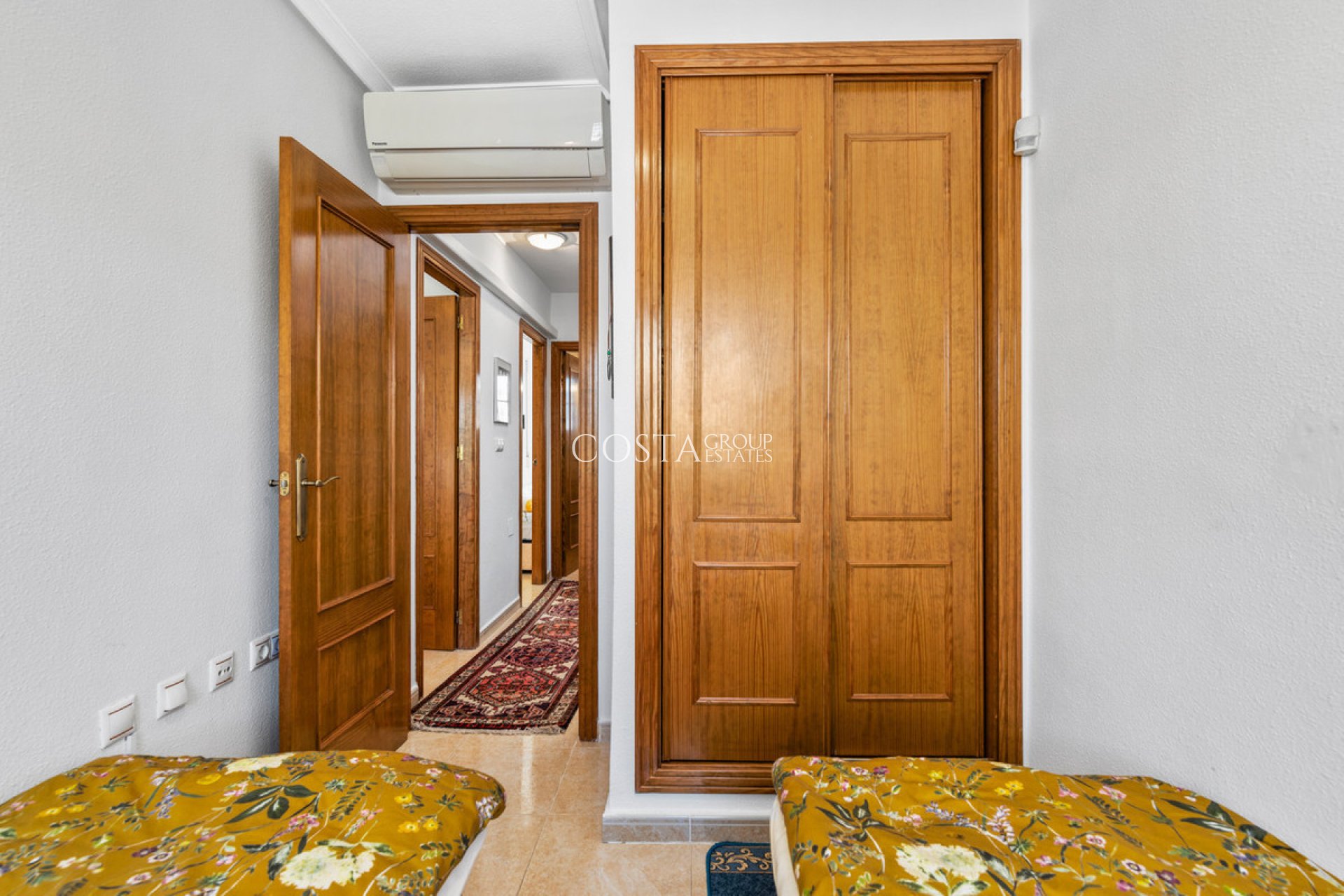 Resale - House -
Torrevieja - Torrevieja Centro