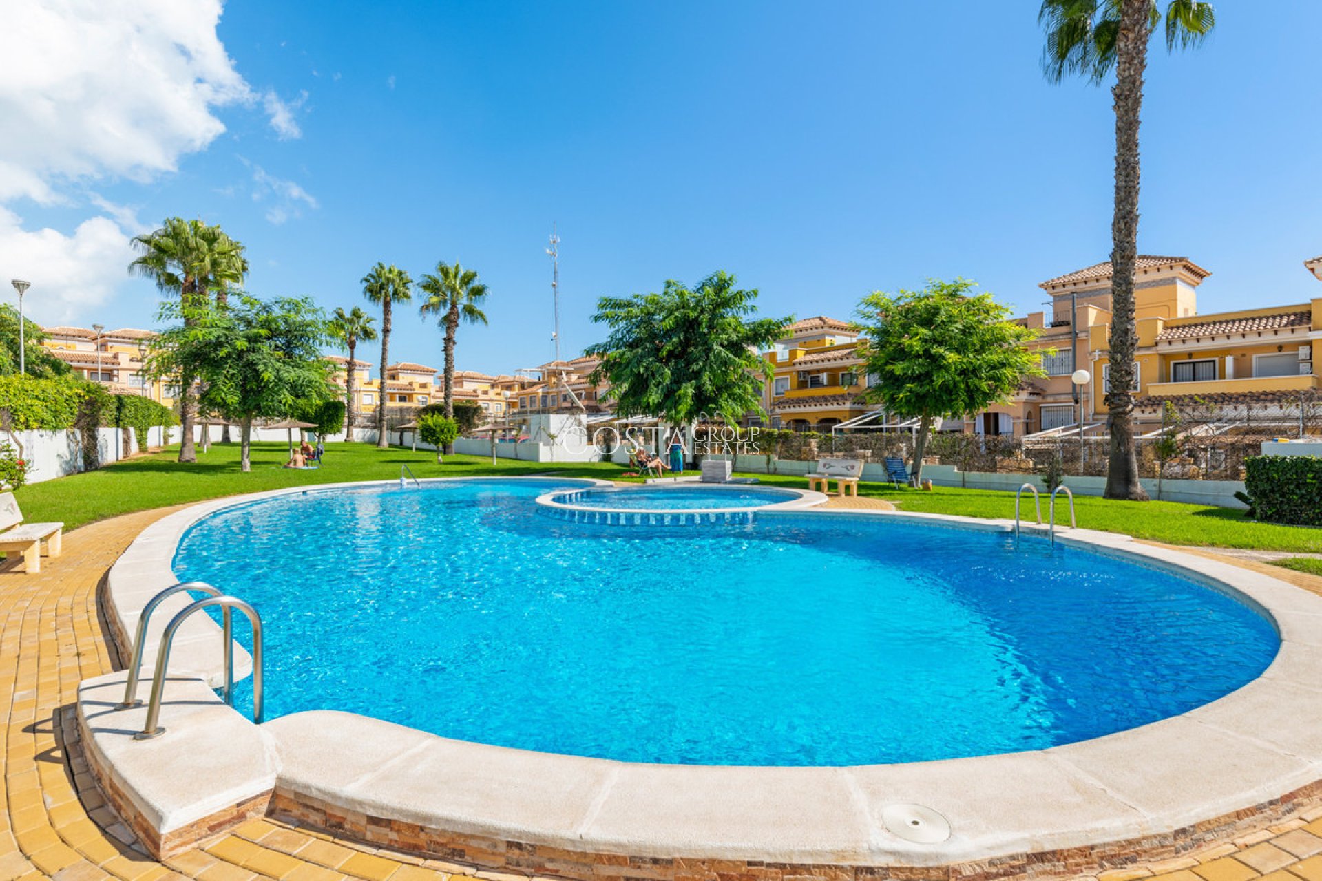 Resale - House -
Torrevieja - Torrevieja Centro