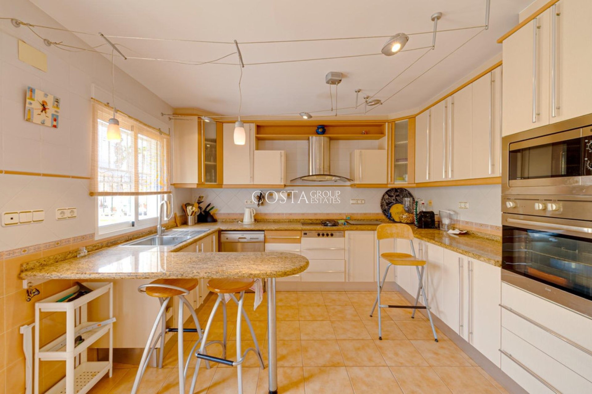 Resale - House -
Torrevieja - Torrevieja Centro