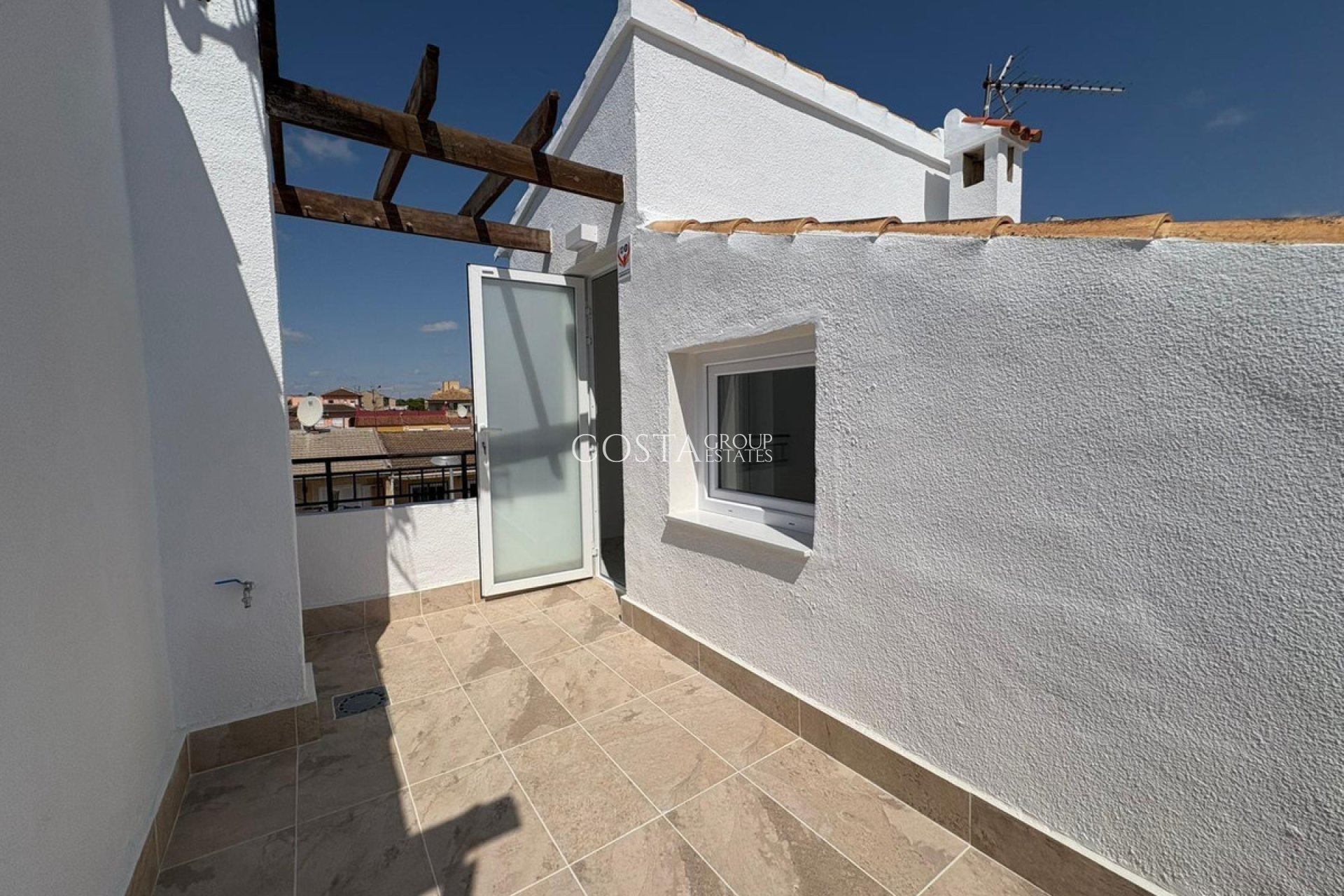 Resale - House -
Torrevieja - Torrevieja Centro
