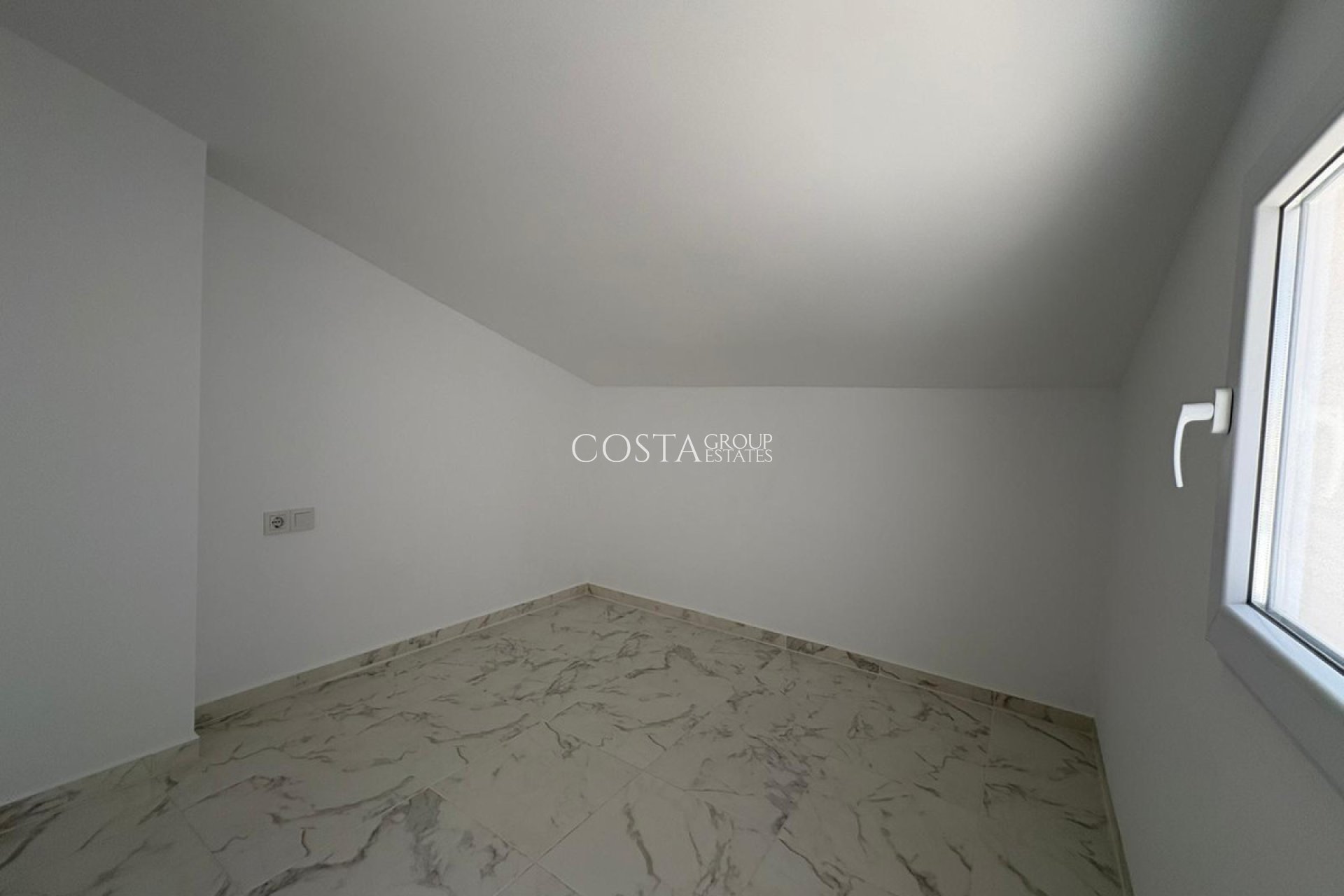 Resale - House -
Torrevieja - Torrevieja Centro