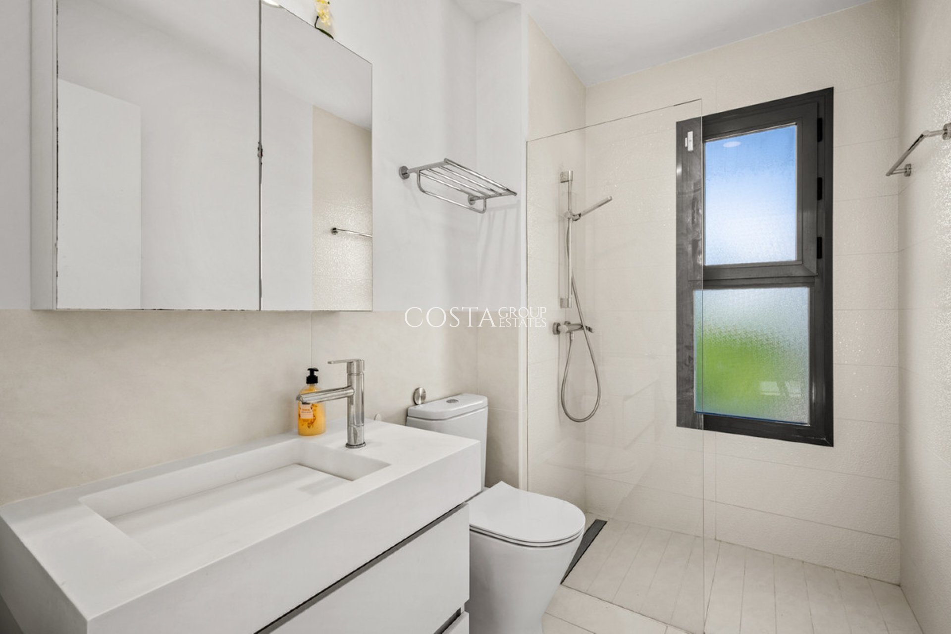 Resale - House -
Torrevieja - Torrevieja Centro