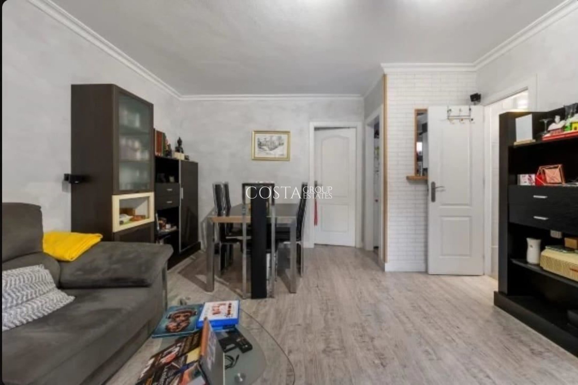 Resale - House -
Torrevieja - Torrevieja Centro