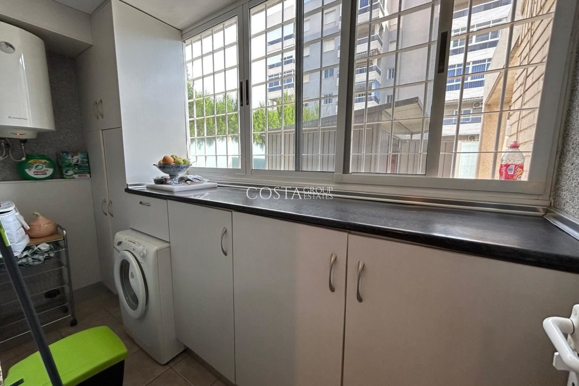 Resale - House -
Torrevieja - Torrevieja Centro