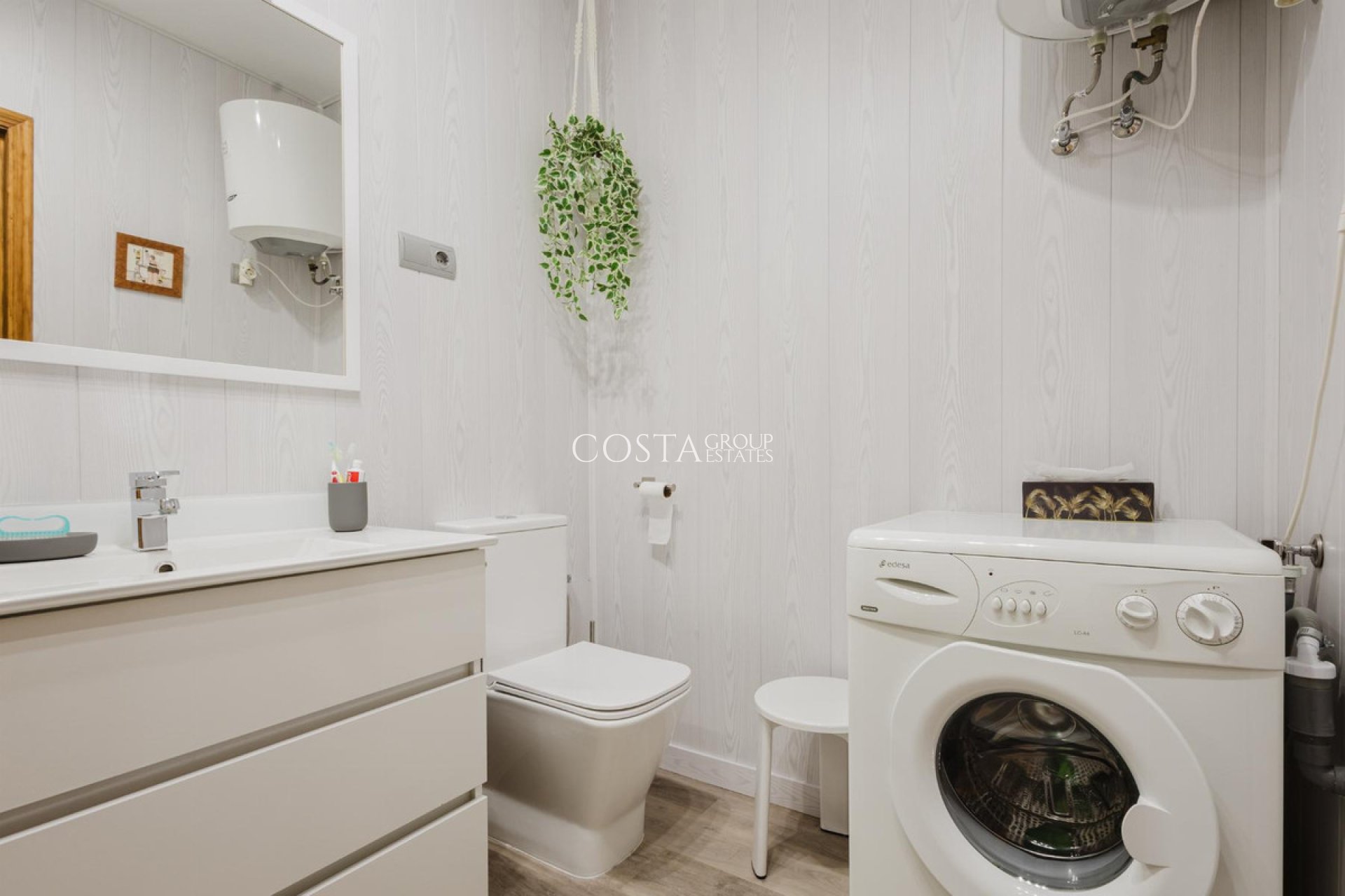 Resale - House -
Torrevieja - Torrevieja Centro