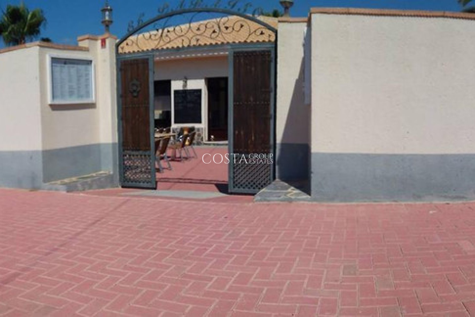 Resale - House -
Torrevieja - Torrevieja Centro