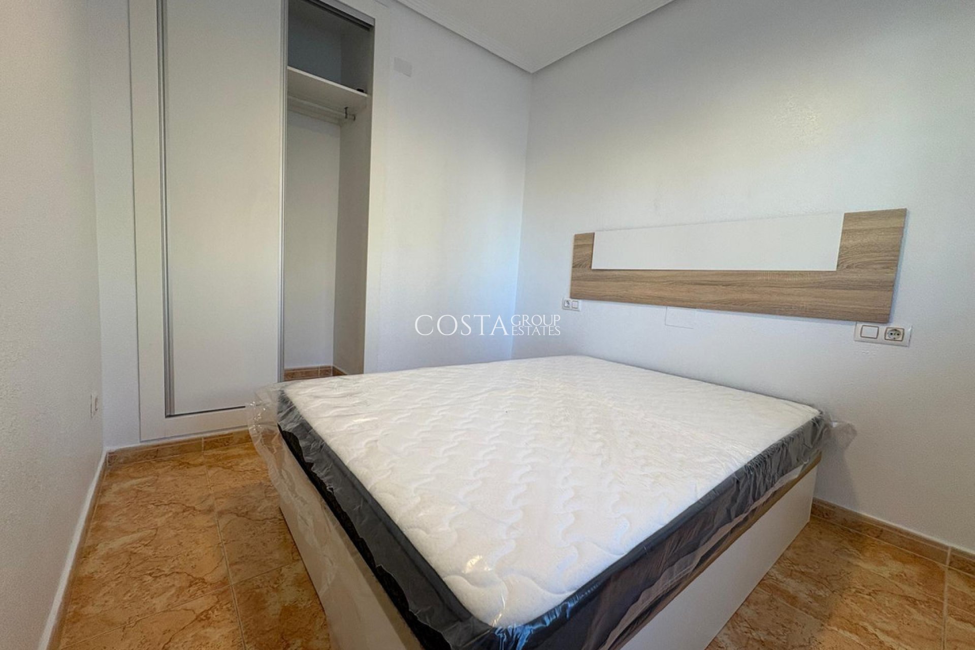 Resale - House -
Torrevieja - Torrevieja Centro