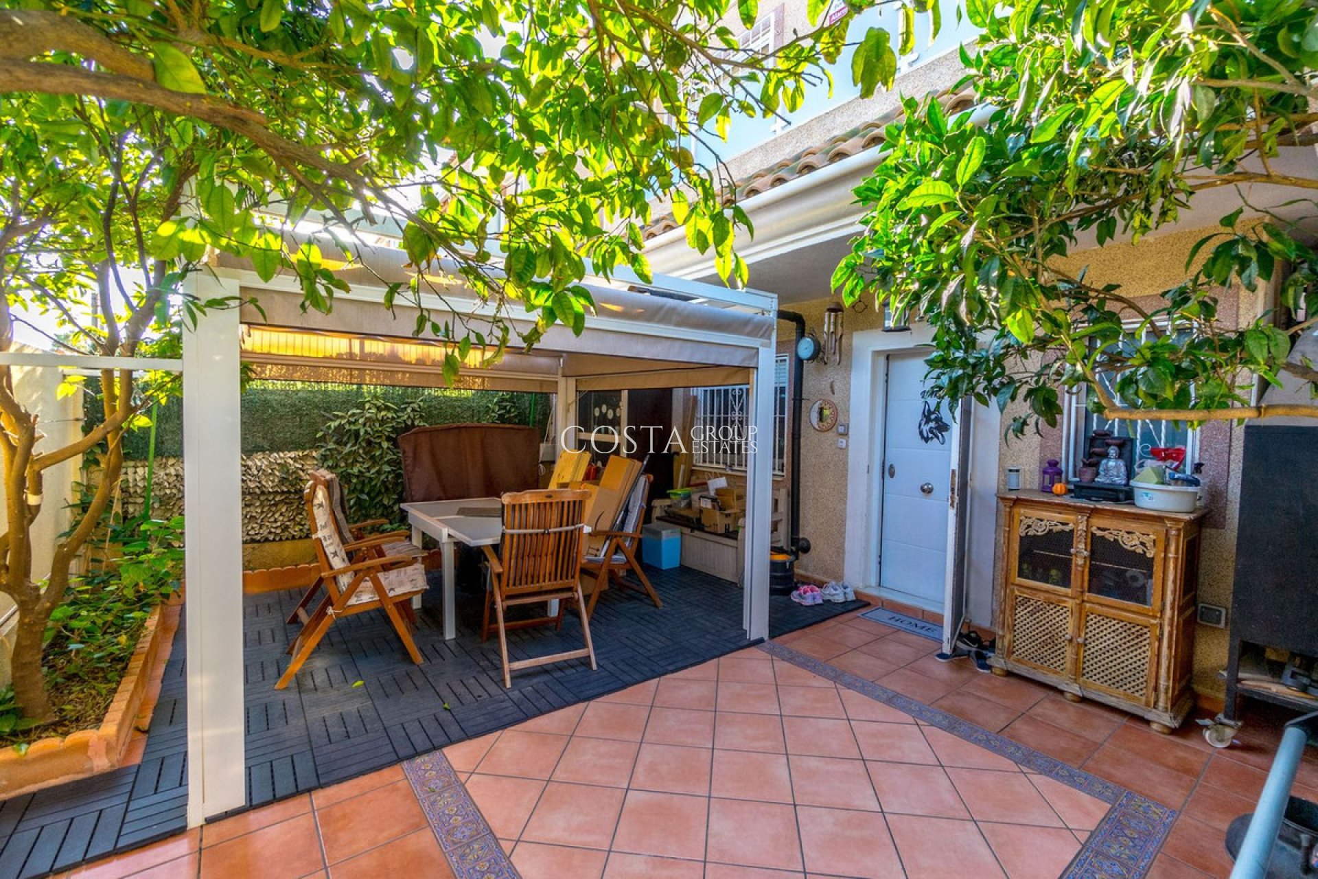 Resale - House -
Torrevieja