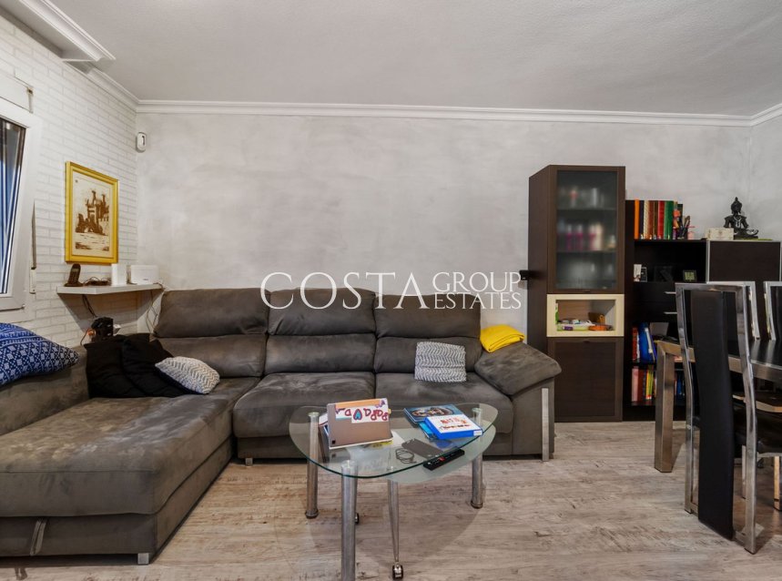 Resale - House -
Torrevieja