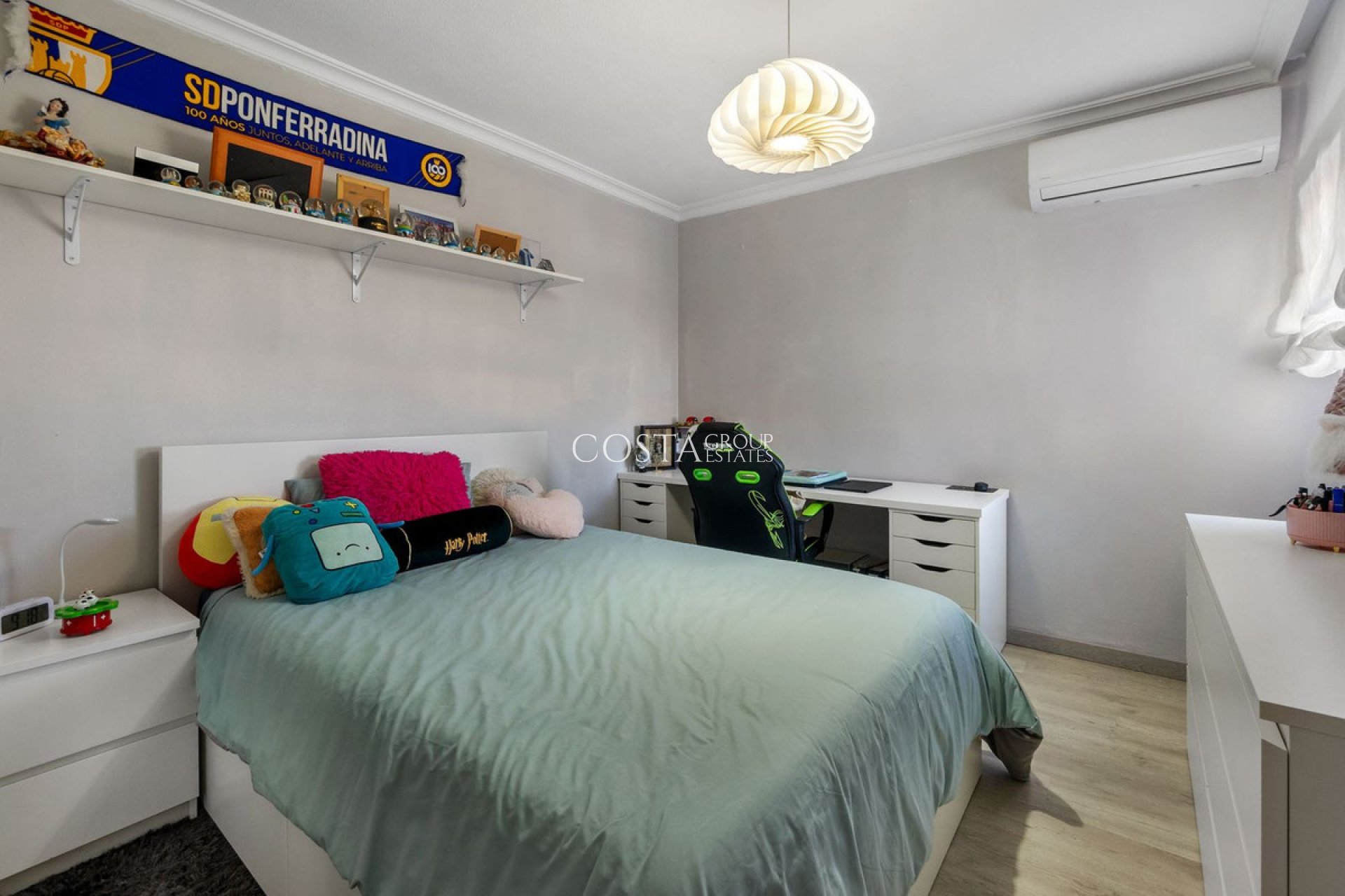 Resale - House -
Torrevieja