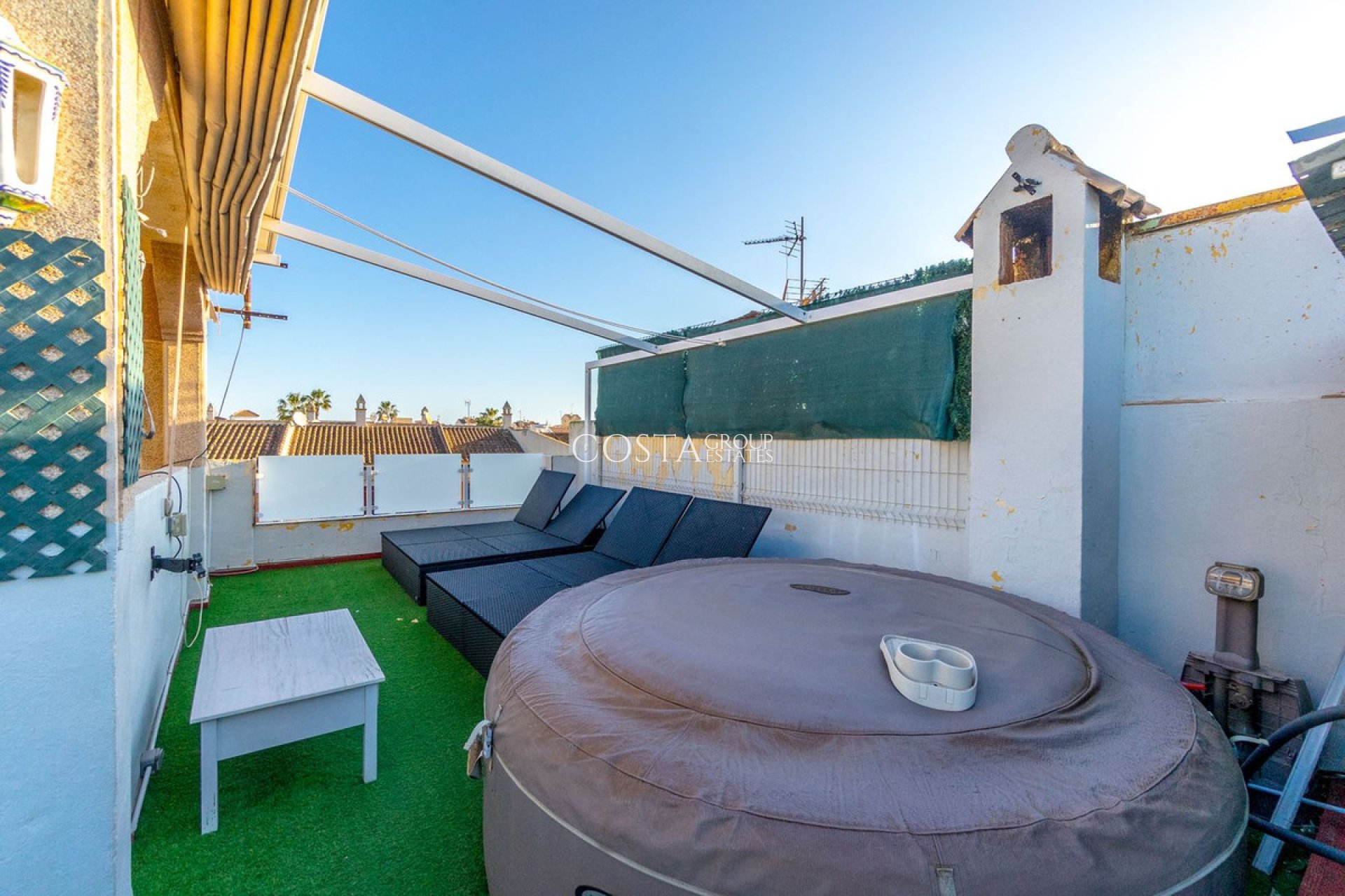 Resale - House -
Torrevieja