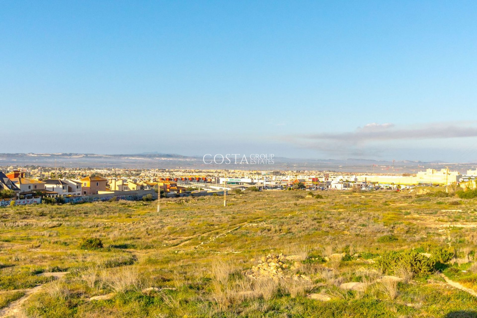 Resale - House -
Torrevieja