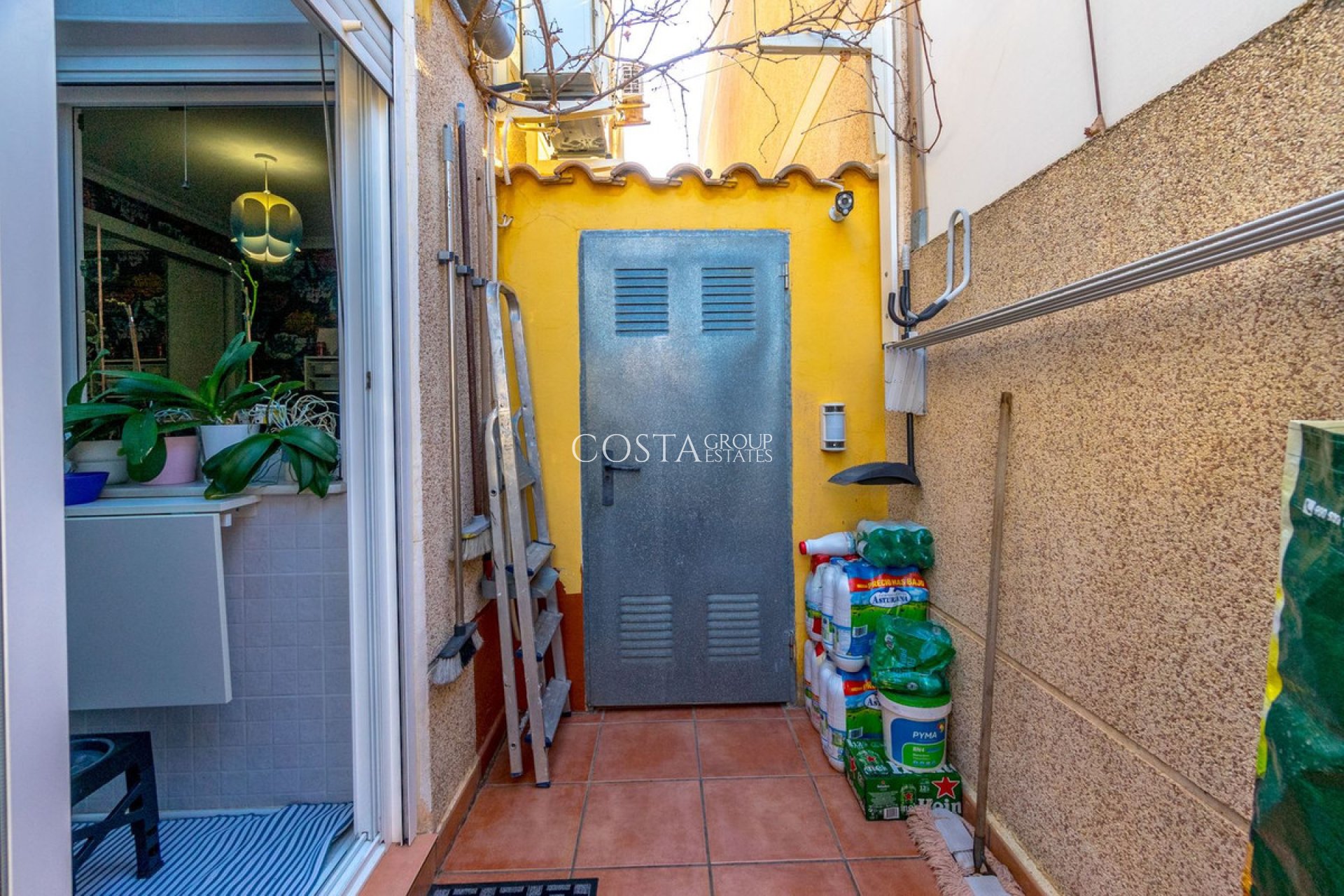 Resale - House -
Torrevieja